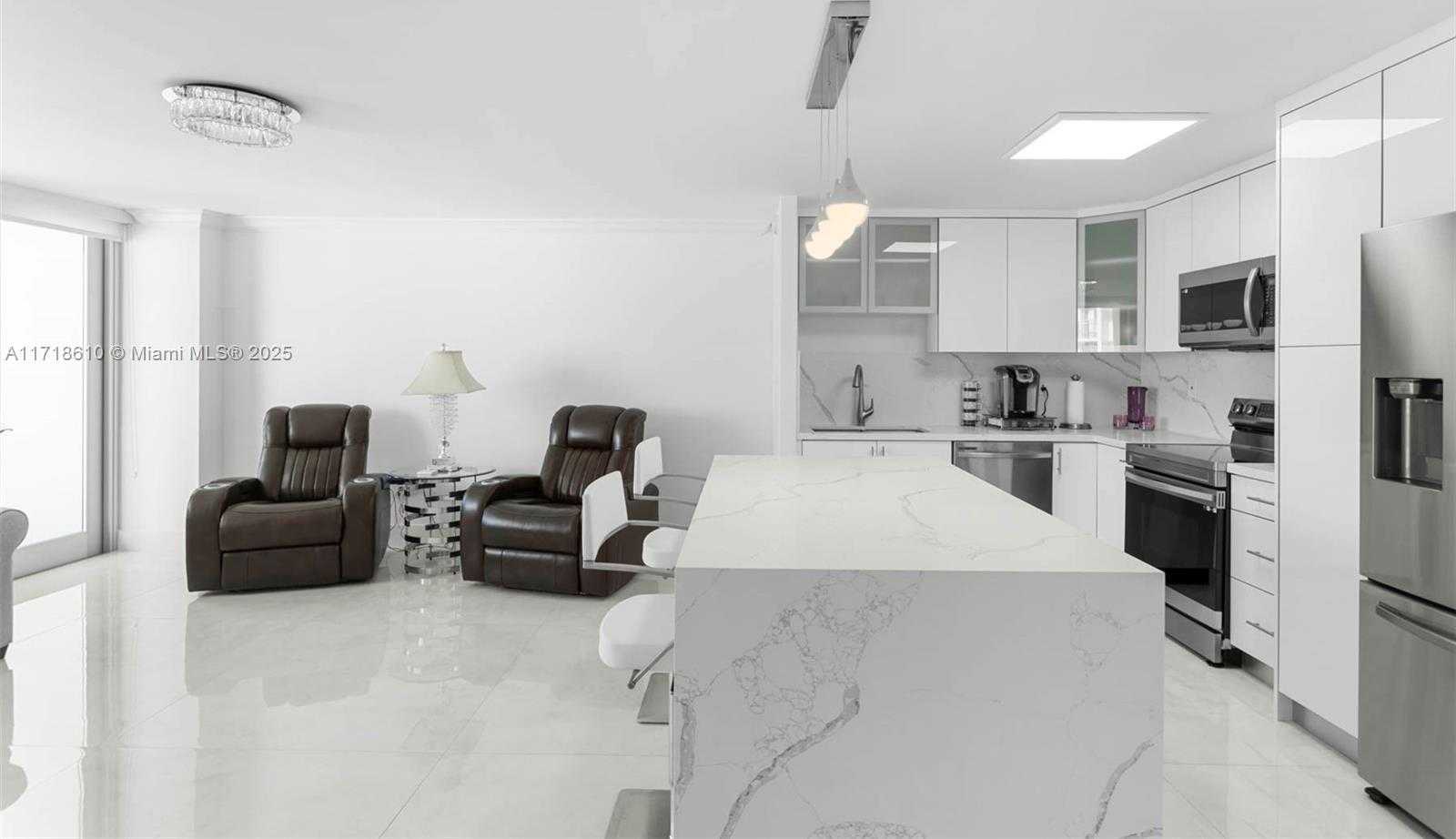 Small Image of 7135 COLLINS AVE #624, Miami Beach Number 10