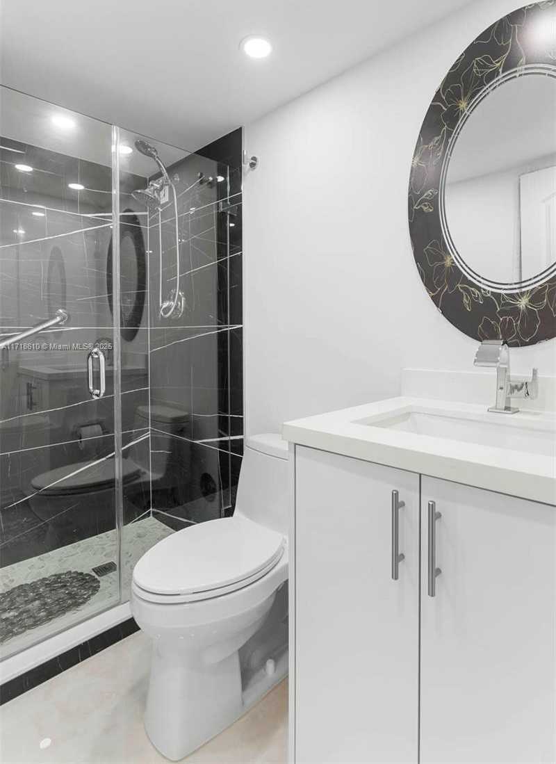 Small Image of 7135 COLLINS AVE #624, Miami Beach Number 12