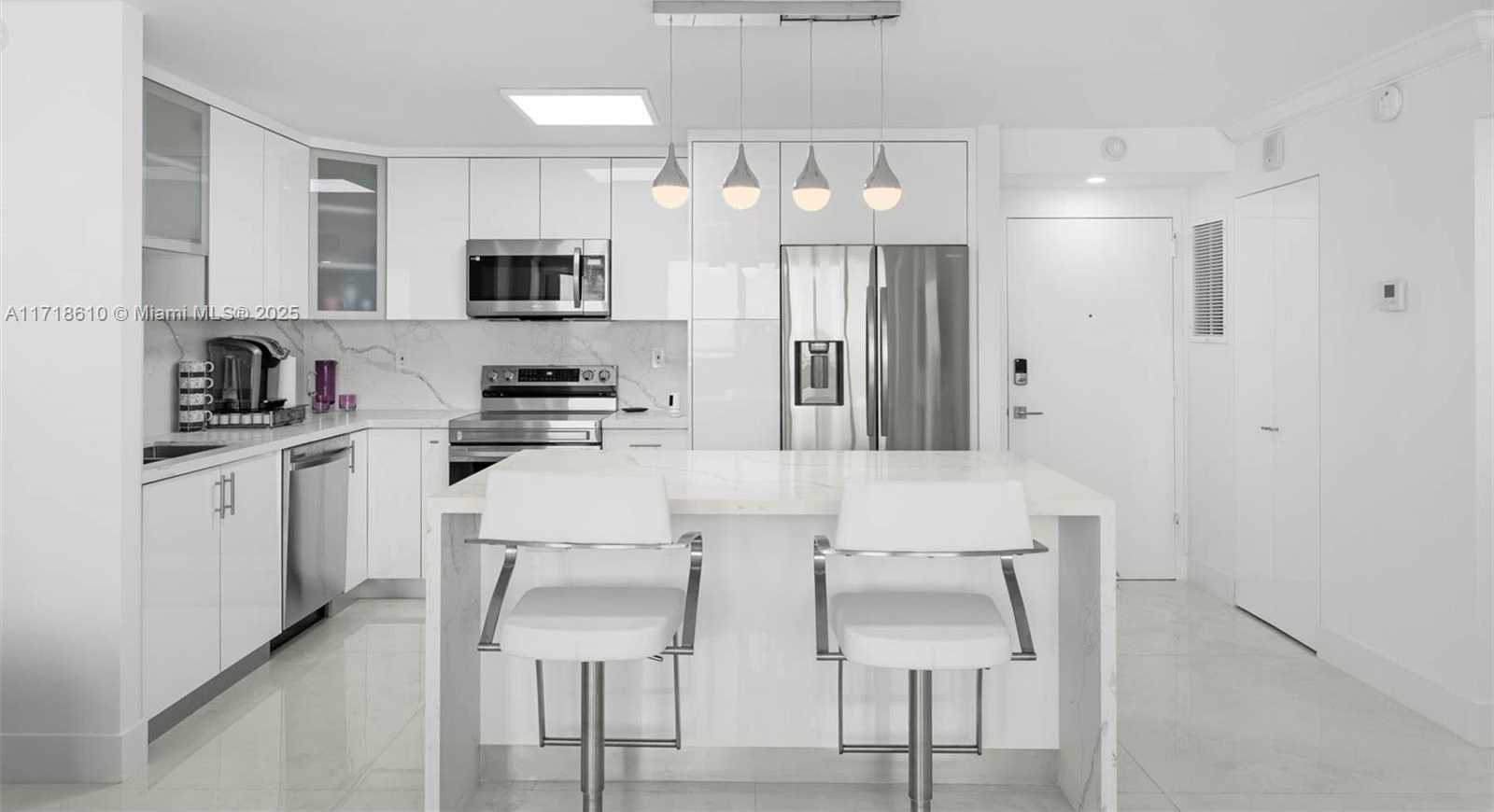 Small Image of 7135 COLLINS AVE #624, Miami Beach Number 5