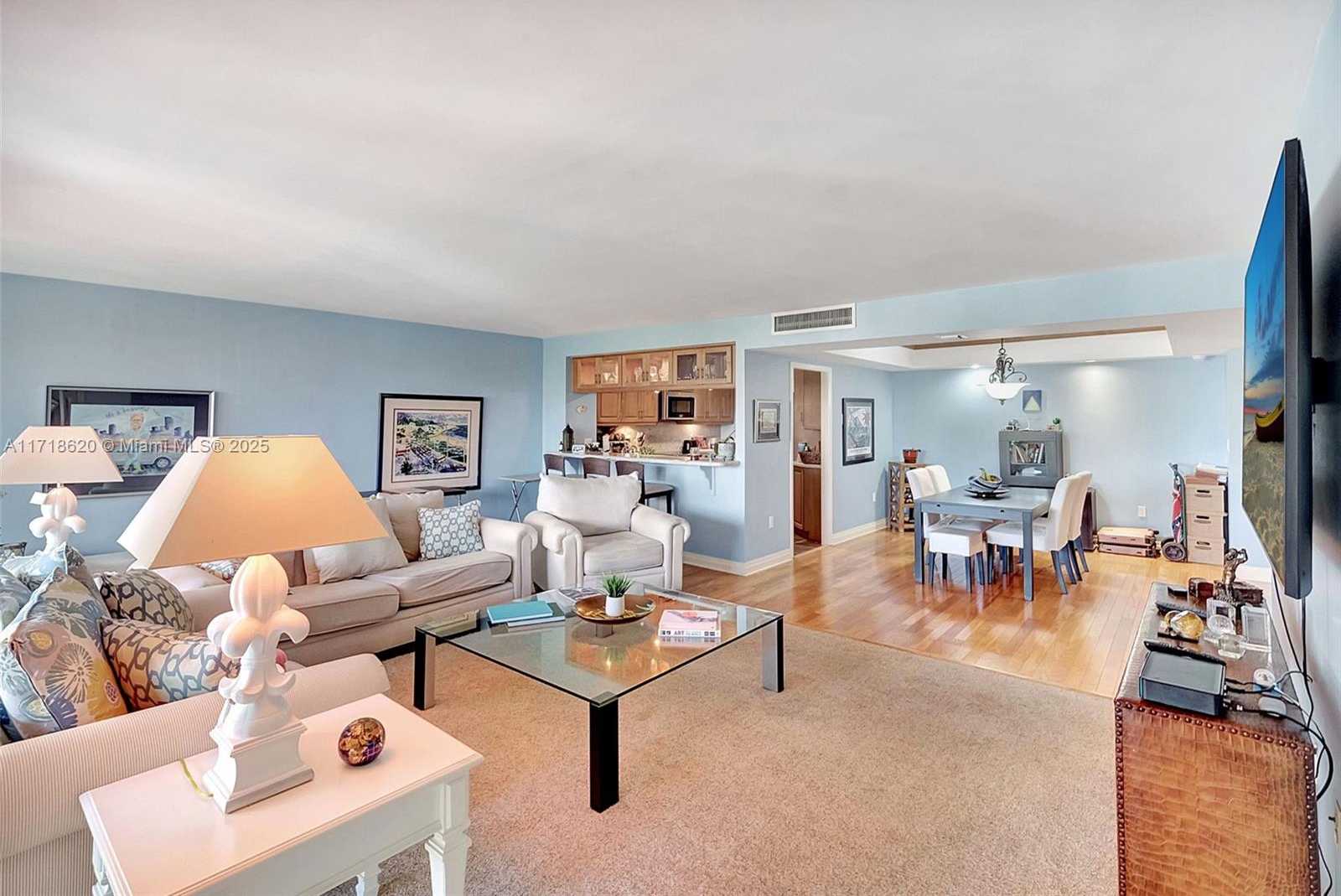 Small Image of 3 GROVE ISLE DR #C308, Miami Number 4