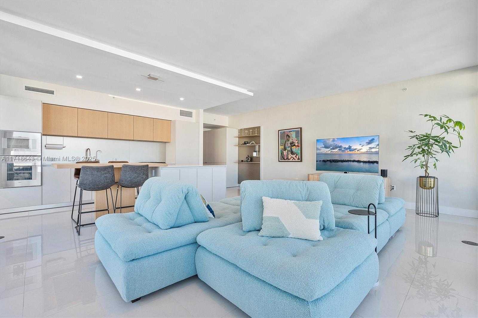 Small Image of 3737 COLLINS AVE #S-804, Miami Beach Number 13