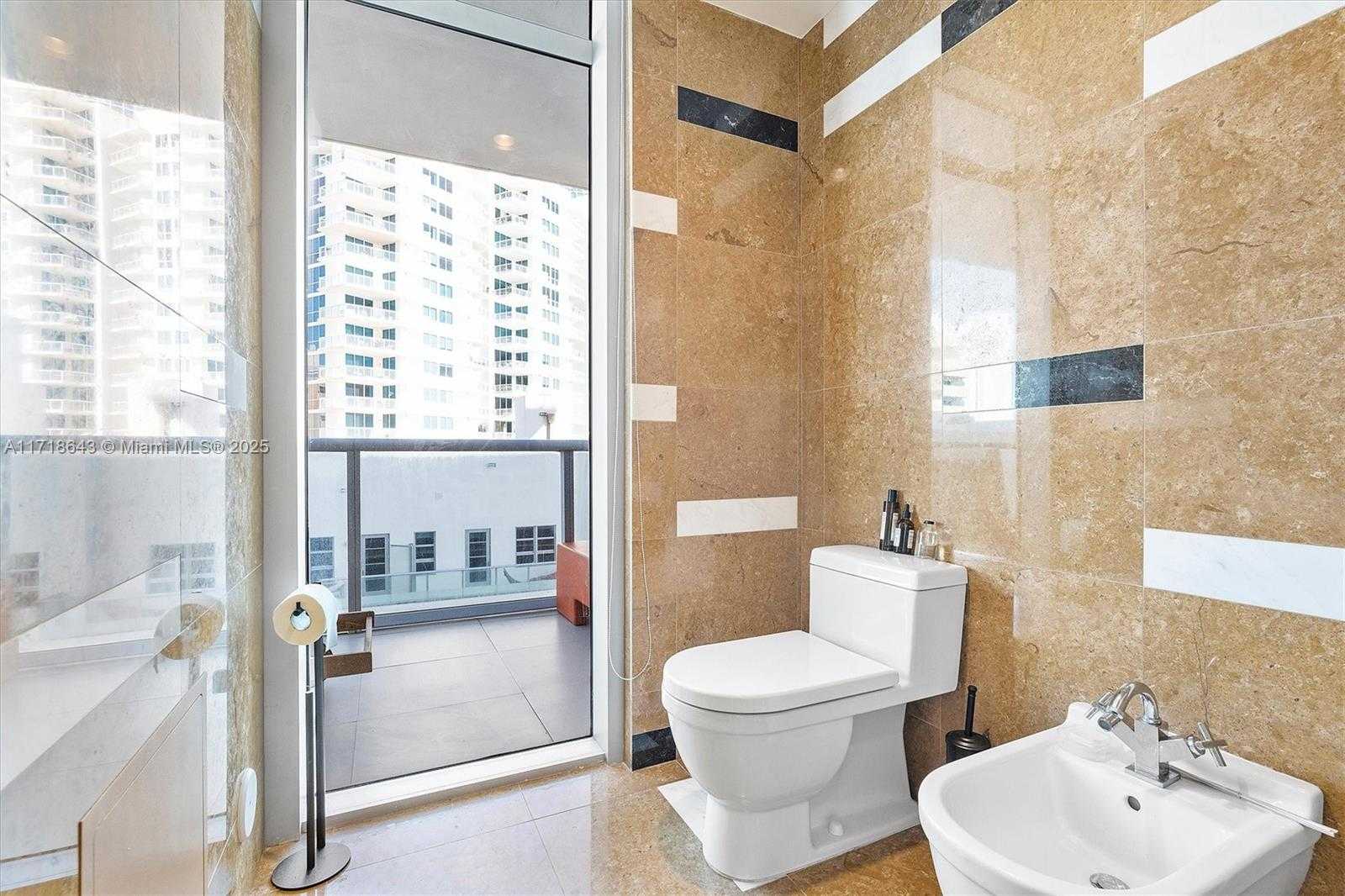 Small Image of 3737 COLLINS AVE #S-804, Miami Beach Number 25