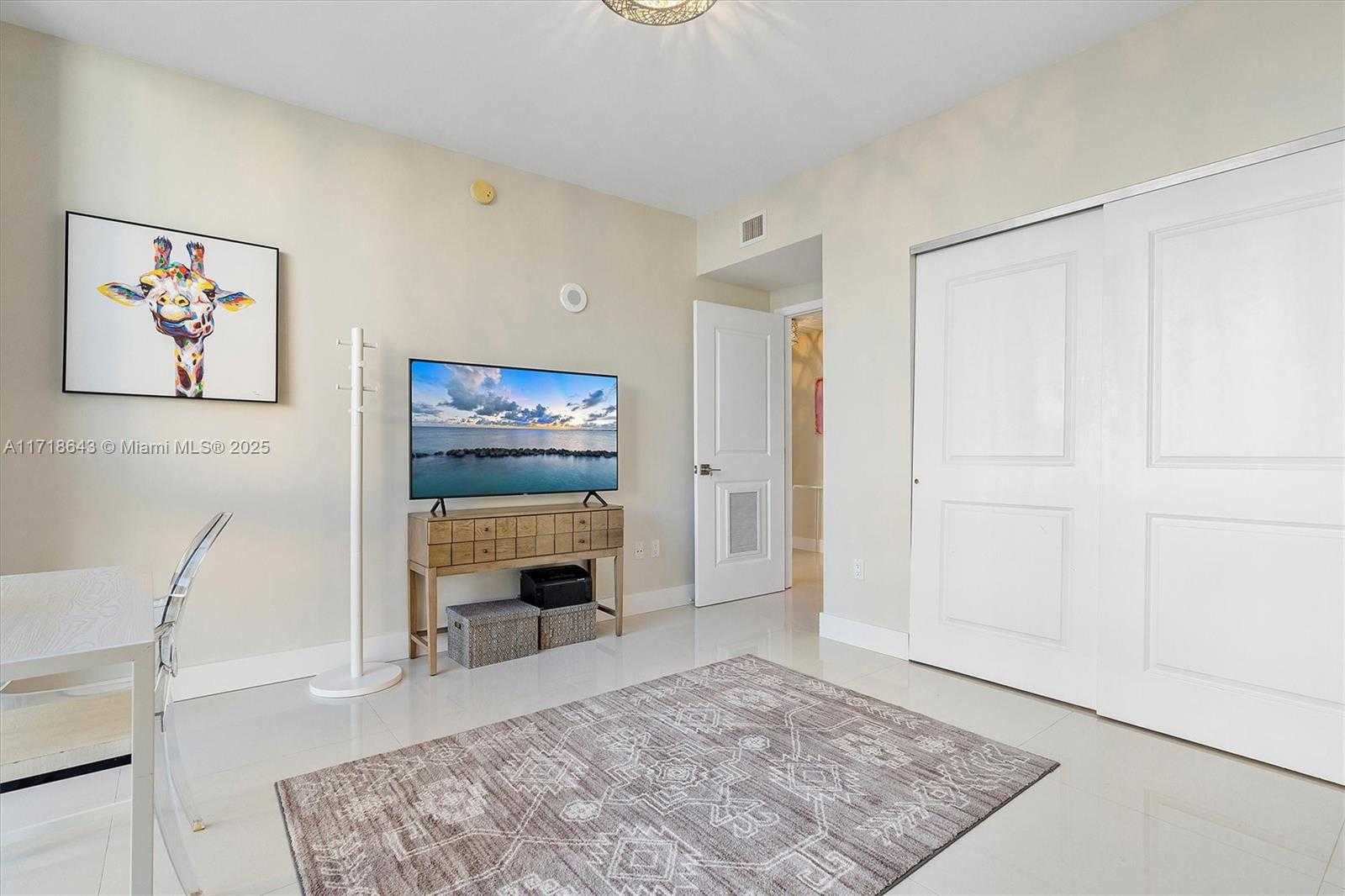 Small Image of 3737 COLLINS AVE #S-804, Miami Beach Number 28