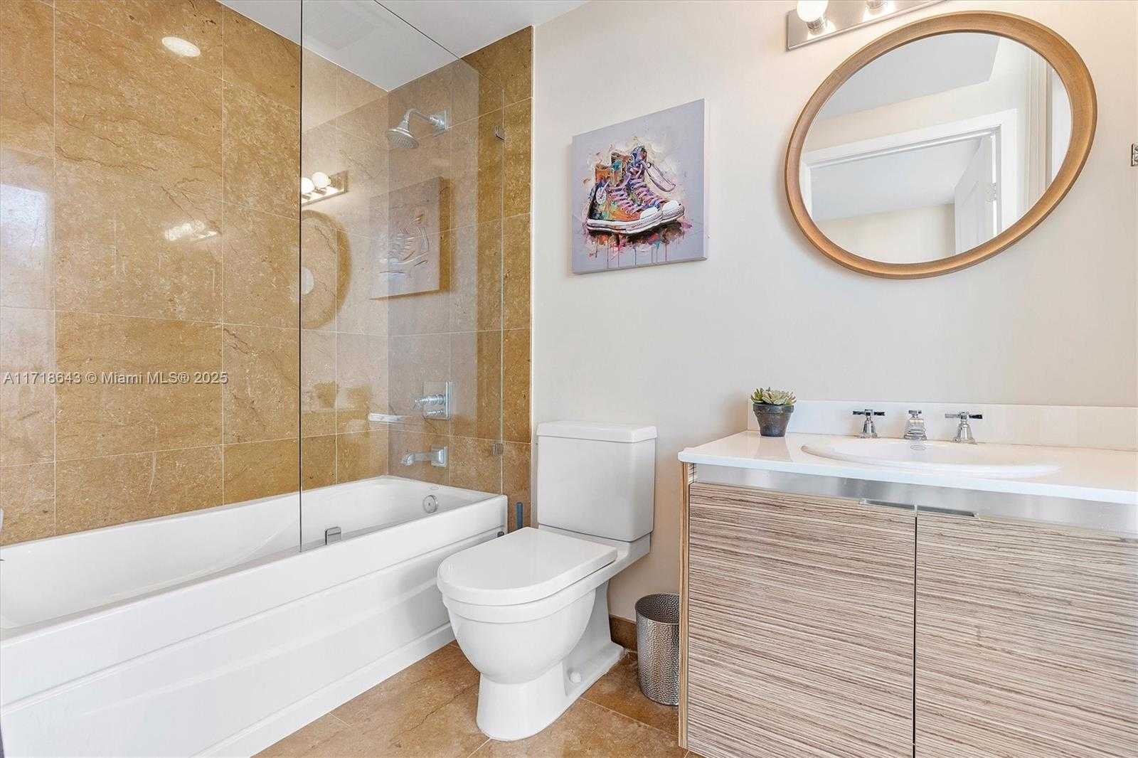 Small Image of 3737 COLLINS AVE #S-804, Miami Beach Number 31