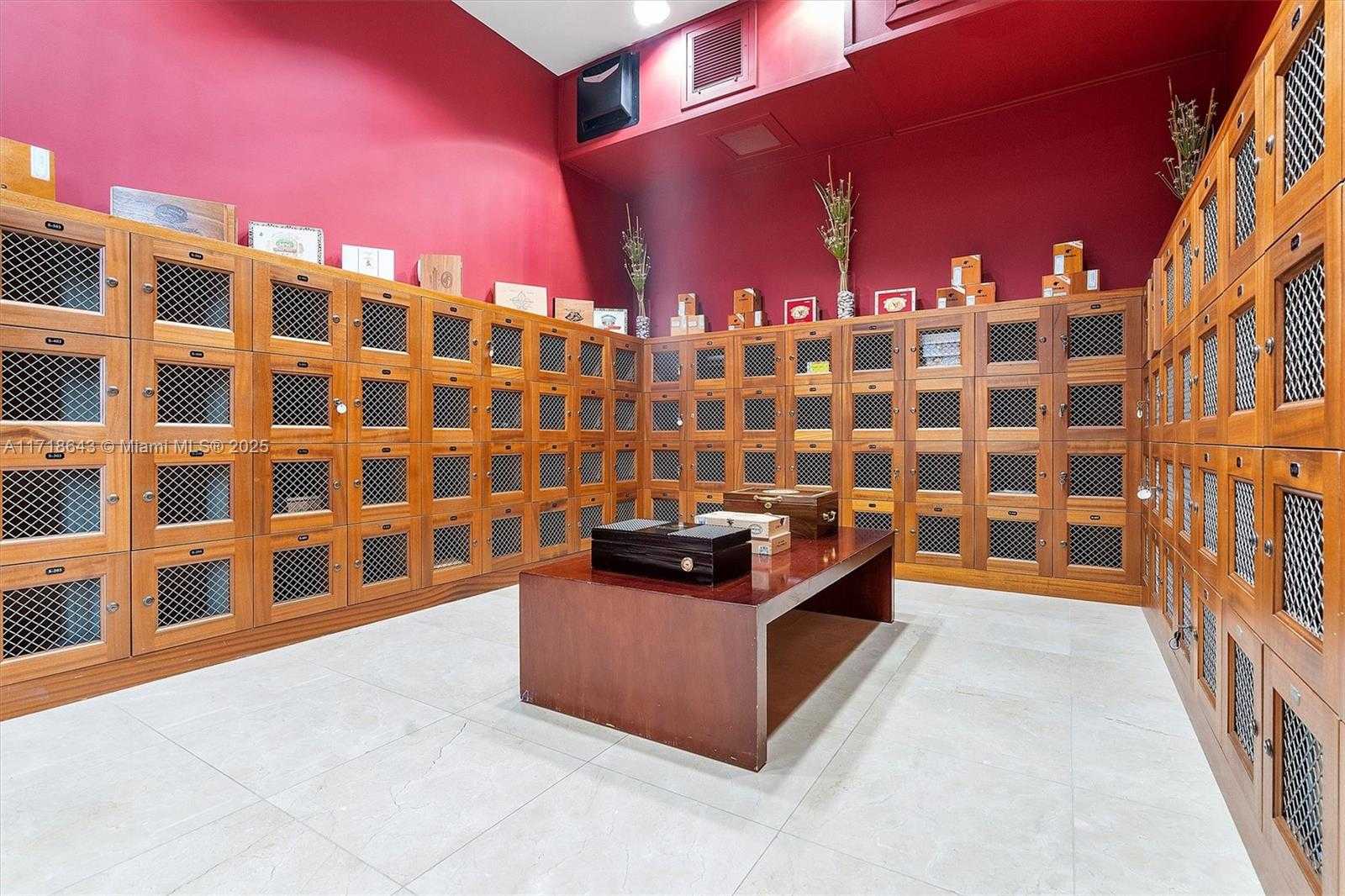 Small Image of 3737 COLLINS AVE #S-804, Miami Beach Number 38