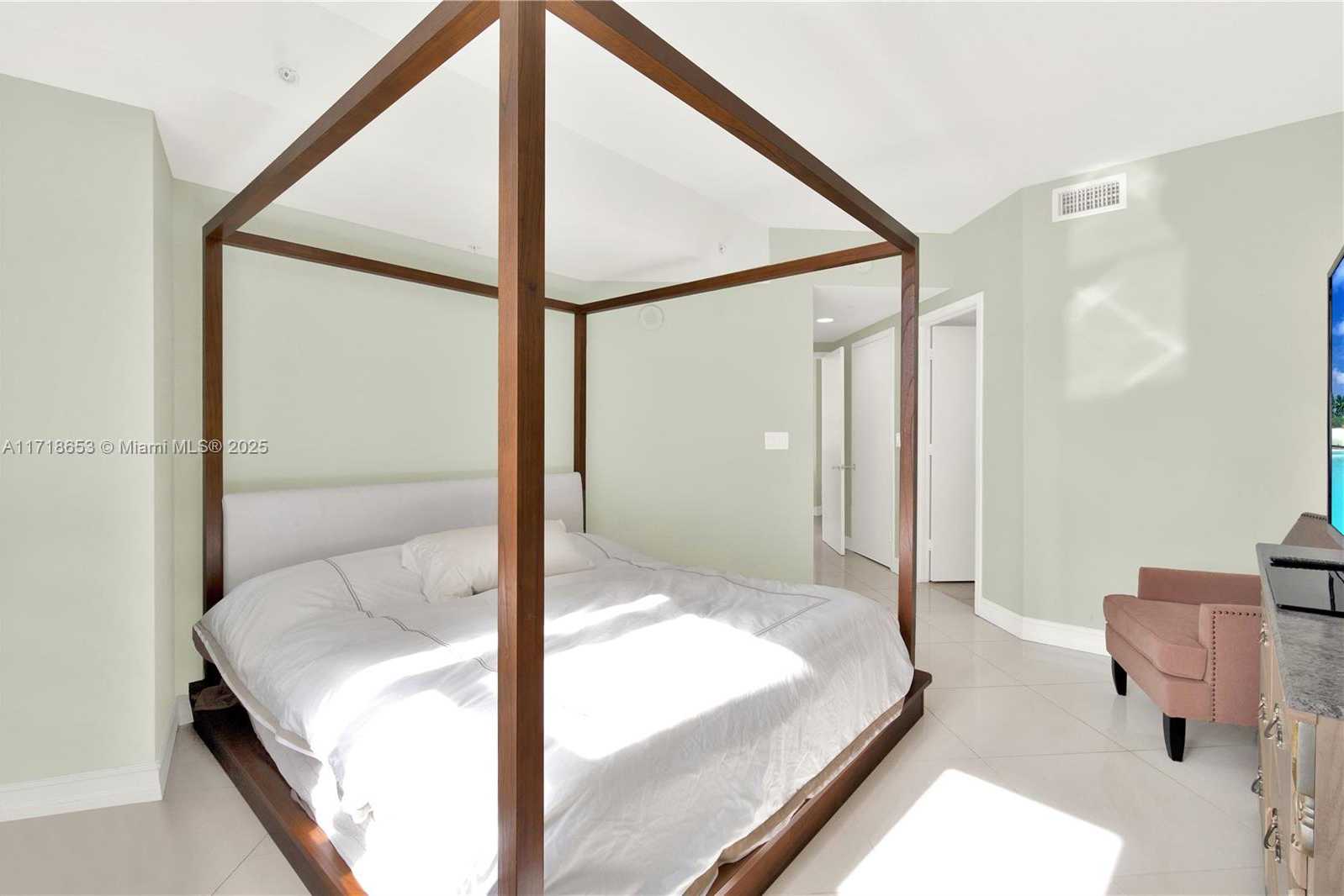 Small Image of 18201 COLLINS AVE #801A, Sunny Isles Beach Number 16