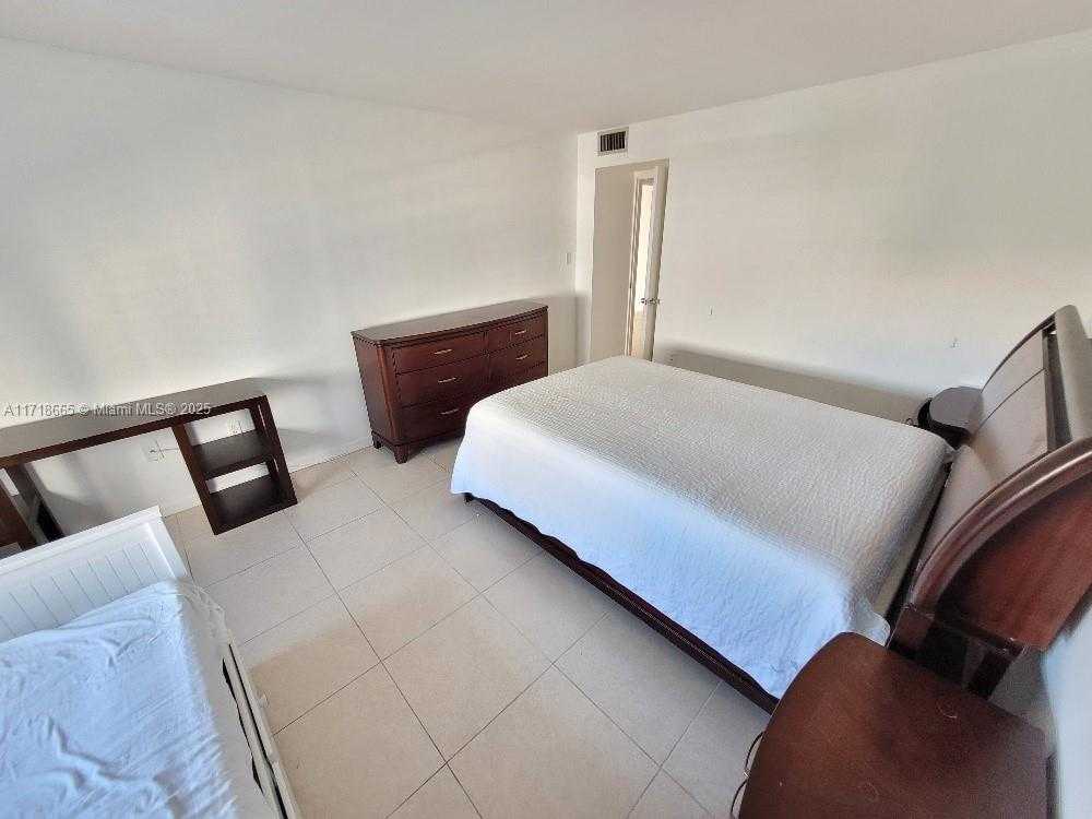 Small Image of 18081 BISCAYNE BLVD #802, Aventura Number 42