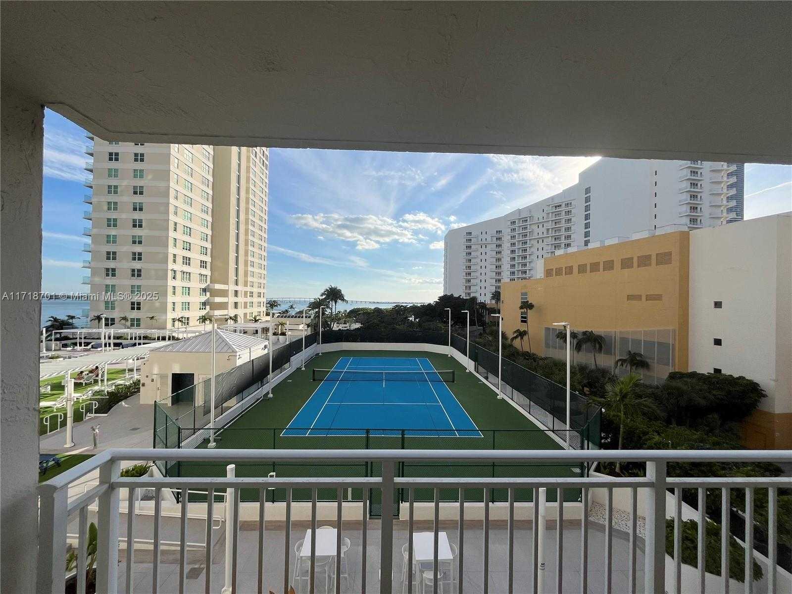 Small Image of 770 CLAUGHTON ISLAND DR #606, Miami Number 11