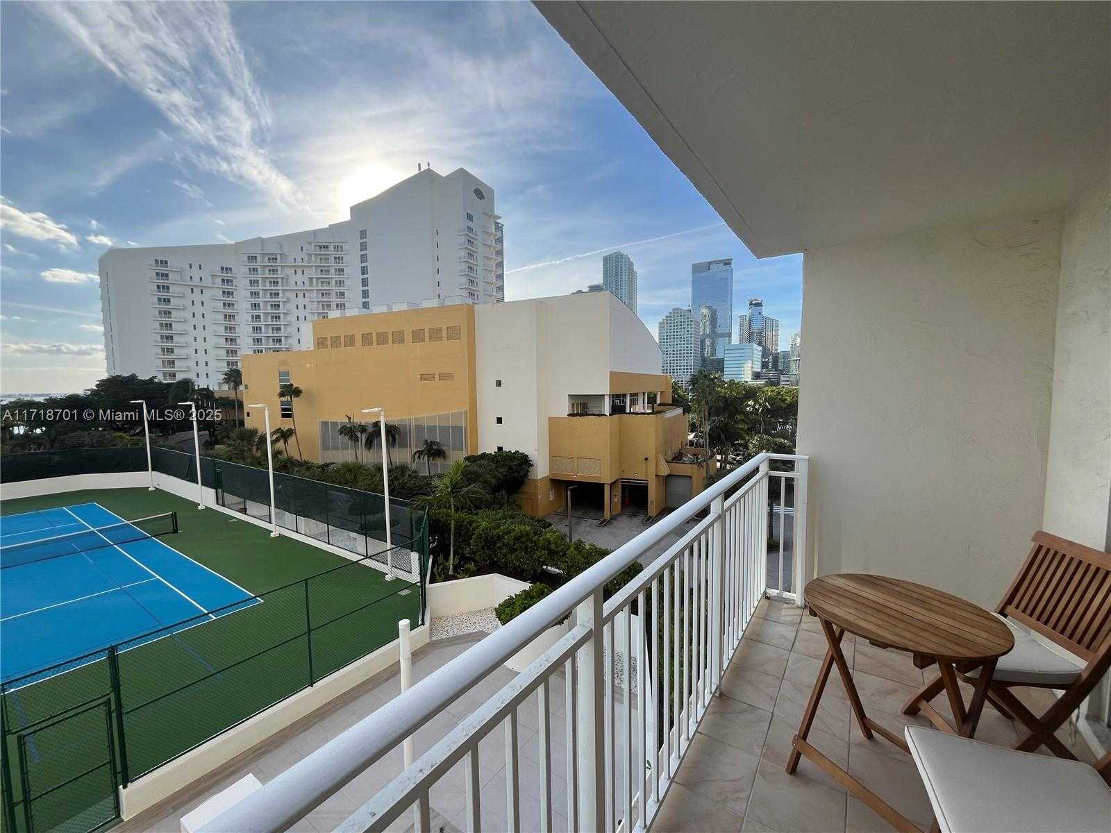 Small Image of 770 CLAUGHTON ISLAND DR #606, Miami Number 12