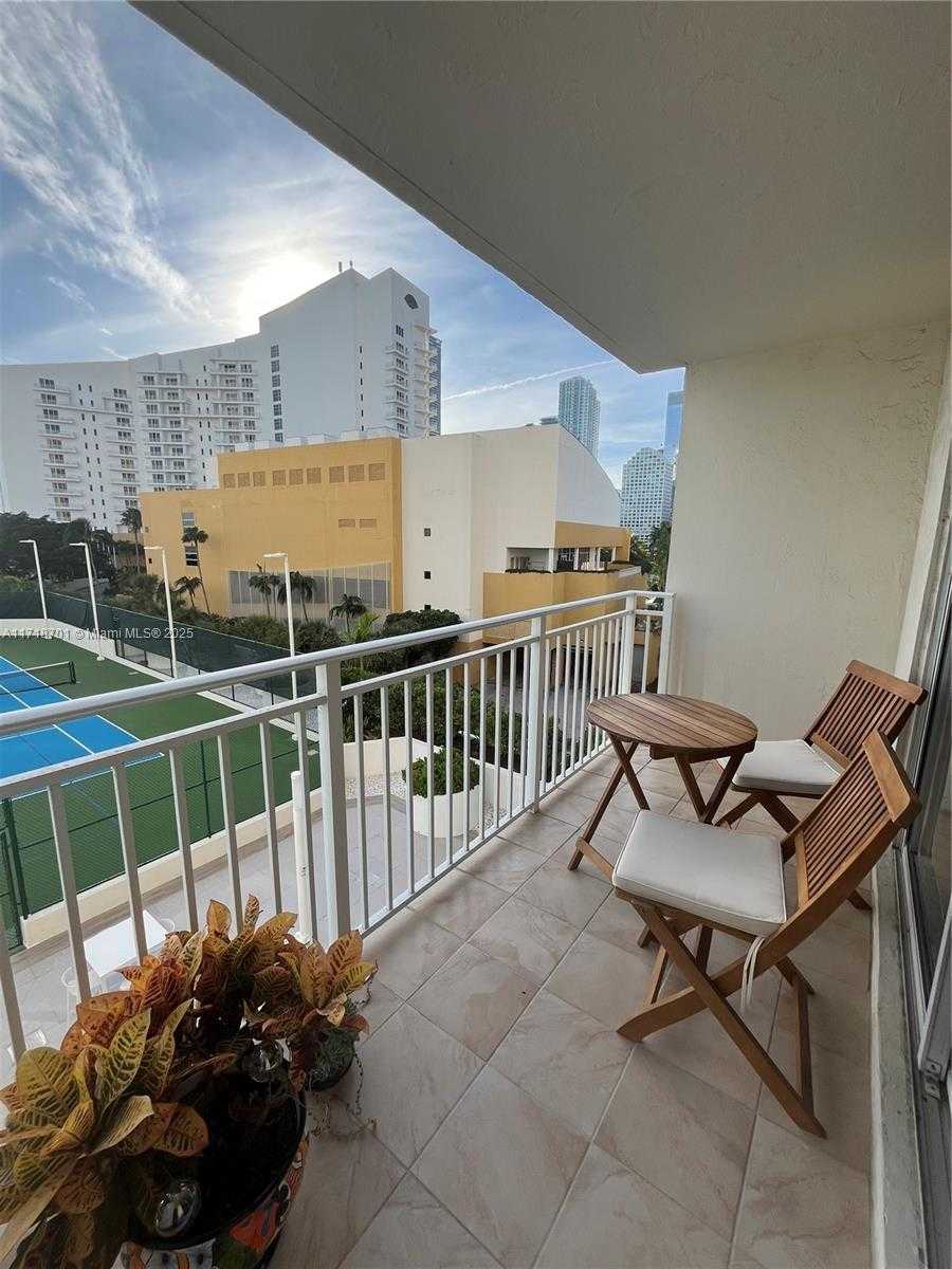 Small Image of 770 CLAUGHTON ISLAND DR #606, Miami Number 18