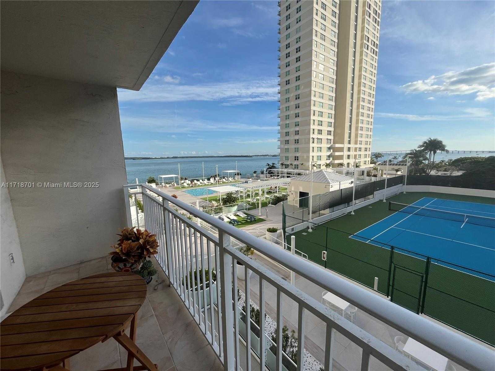 Small Image of 770 CLAUGHTON ISLAND DR #606, Miami Number 2