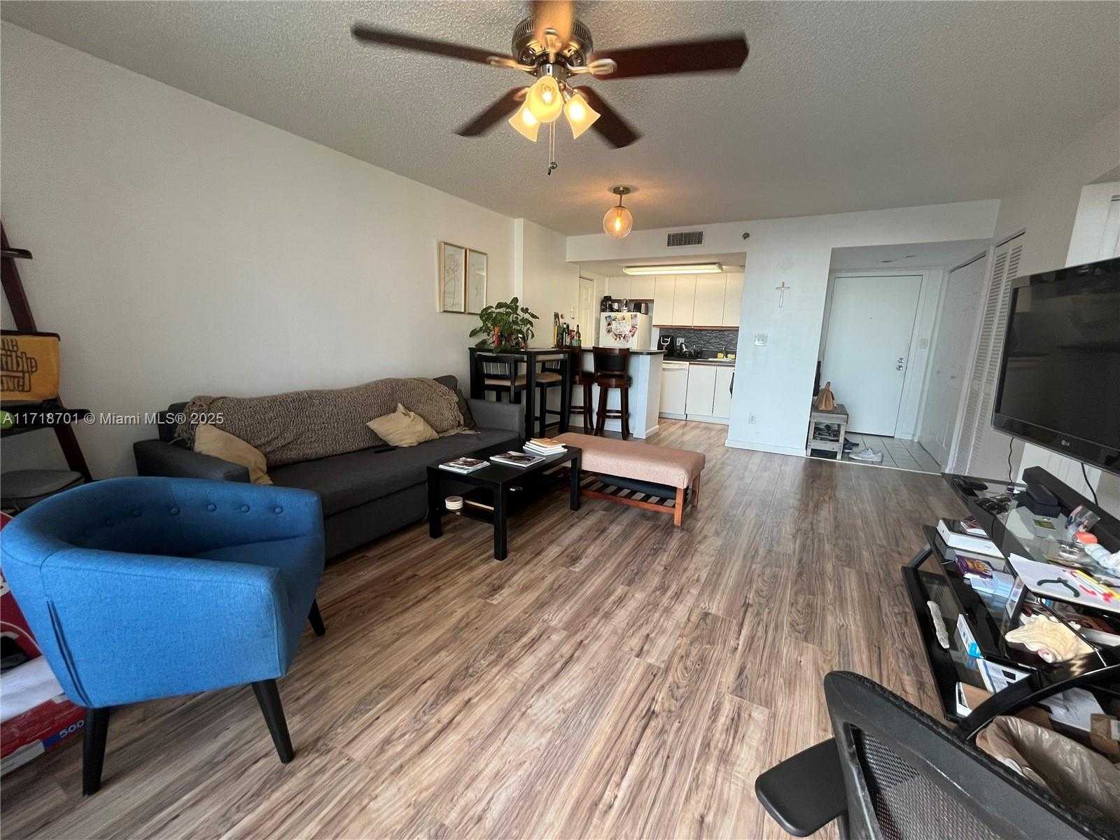 Small Image of 770 CLAUGHTON ISLAND DR #606, Miami Number 4