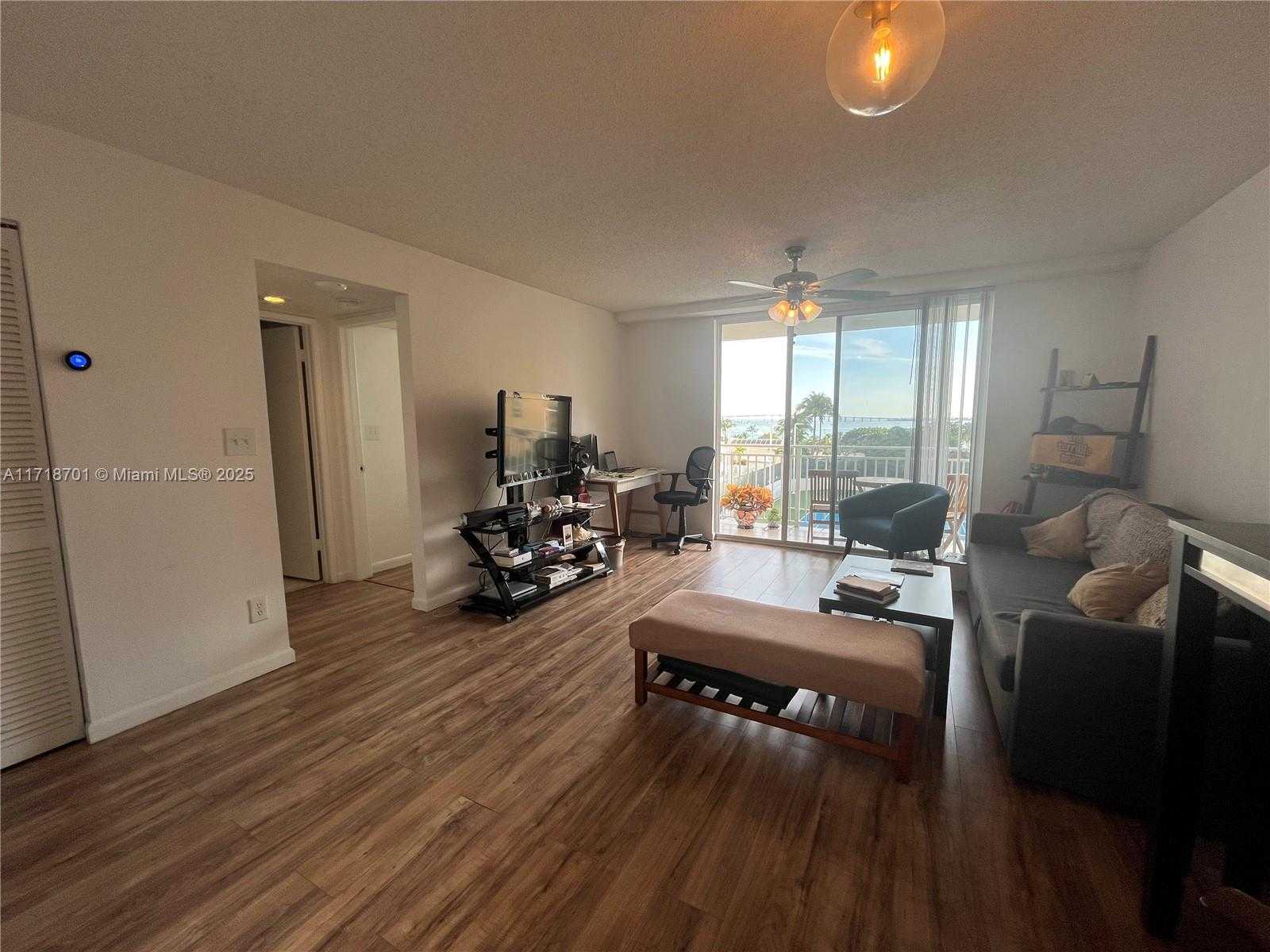 Small Image of 770 CLAUGHTON ISLAND DR #606, Miami Number 7