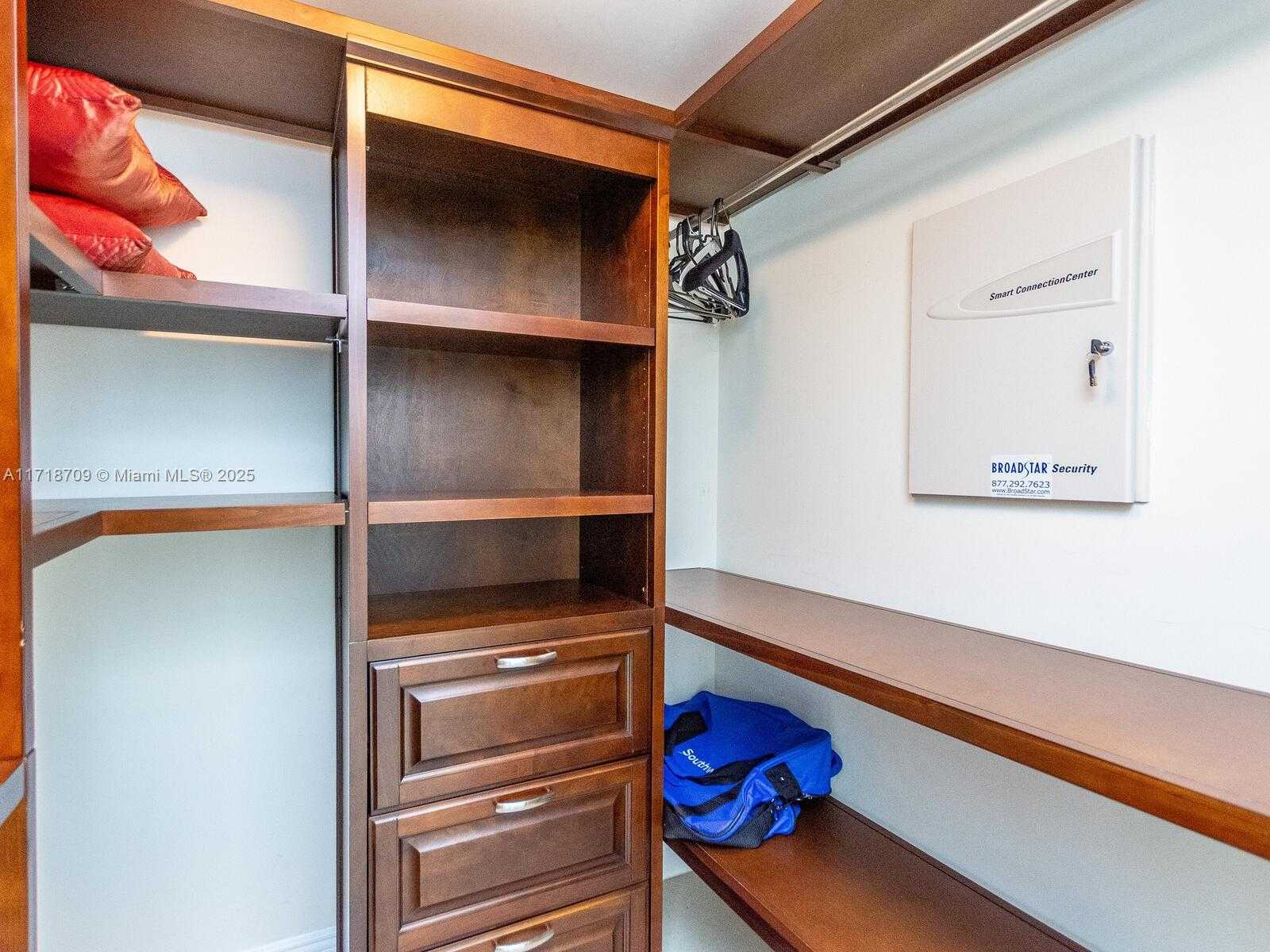 Small Image of 16699 COLLINS AVE #1709, Sunny Isles Beach Number 30
