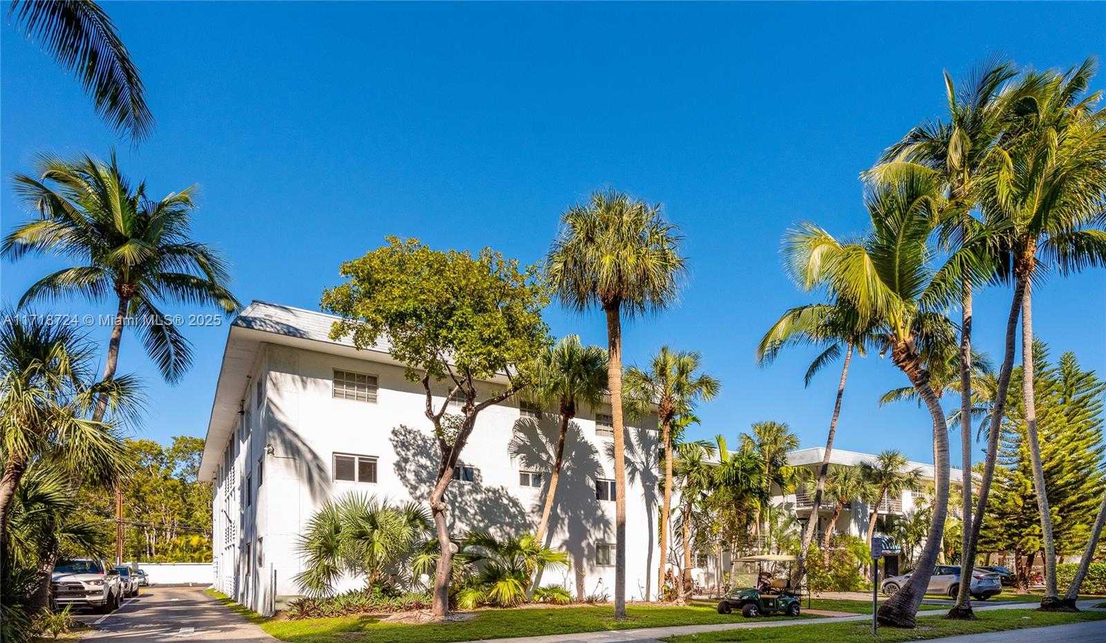 Small Image of 201 GALEN DR #201, Key Biscayne Number 22
