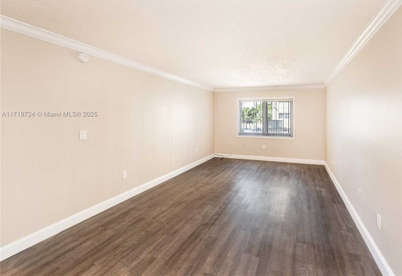 Small Image of 201 GALEN DR #201, Key Biscayne Number 4