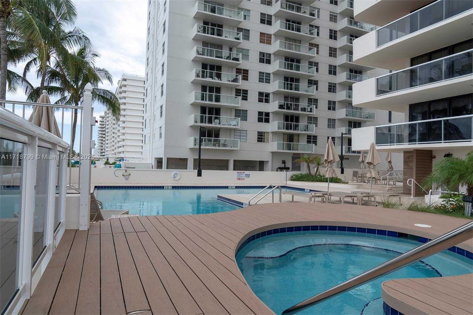 Small Image of 5757 COLLINS AVE #1604, Miami Beach Number 11