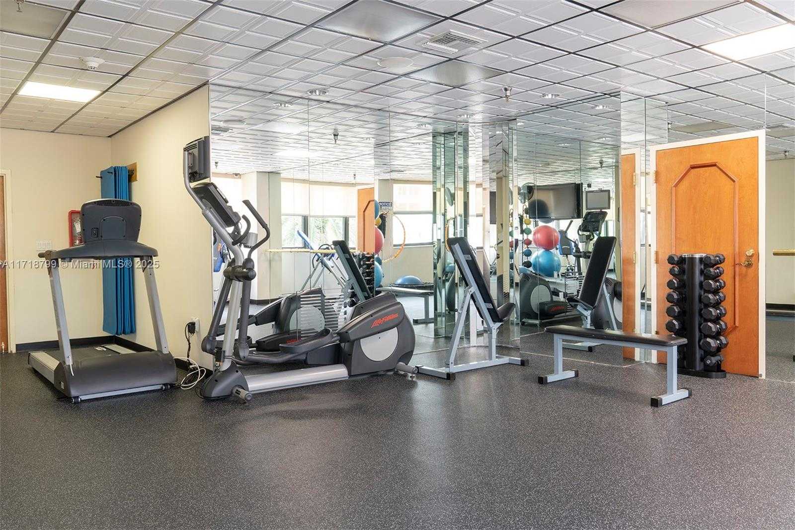 Small Image of 5757 COLLINS AVE #1604, Miami Beach Number 31