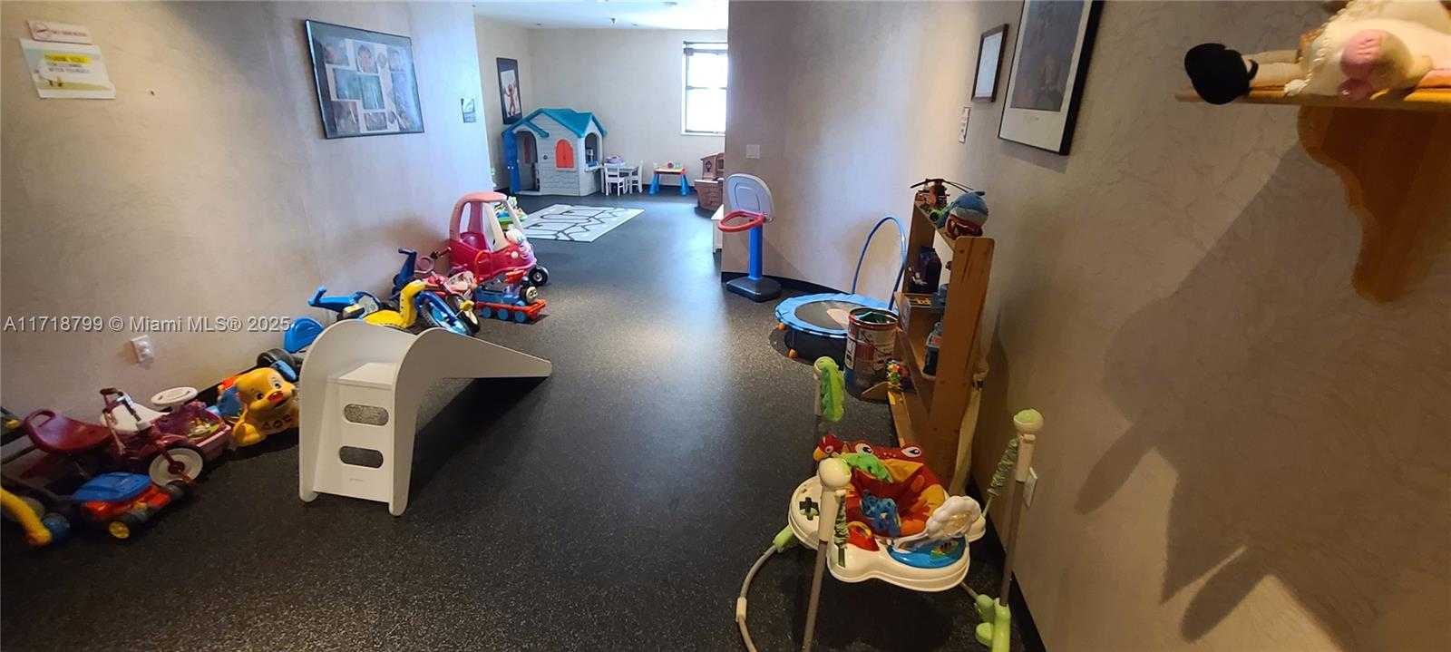 Small Image of 5757 COLLINS AVE #1604, Miami Beach Number 33