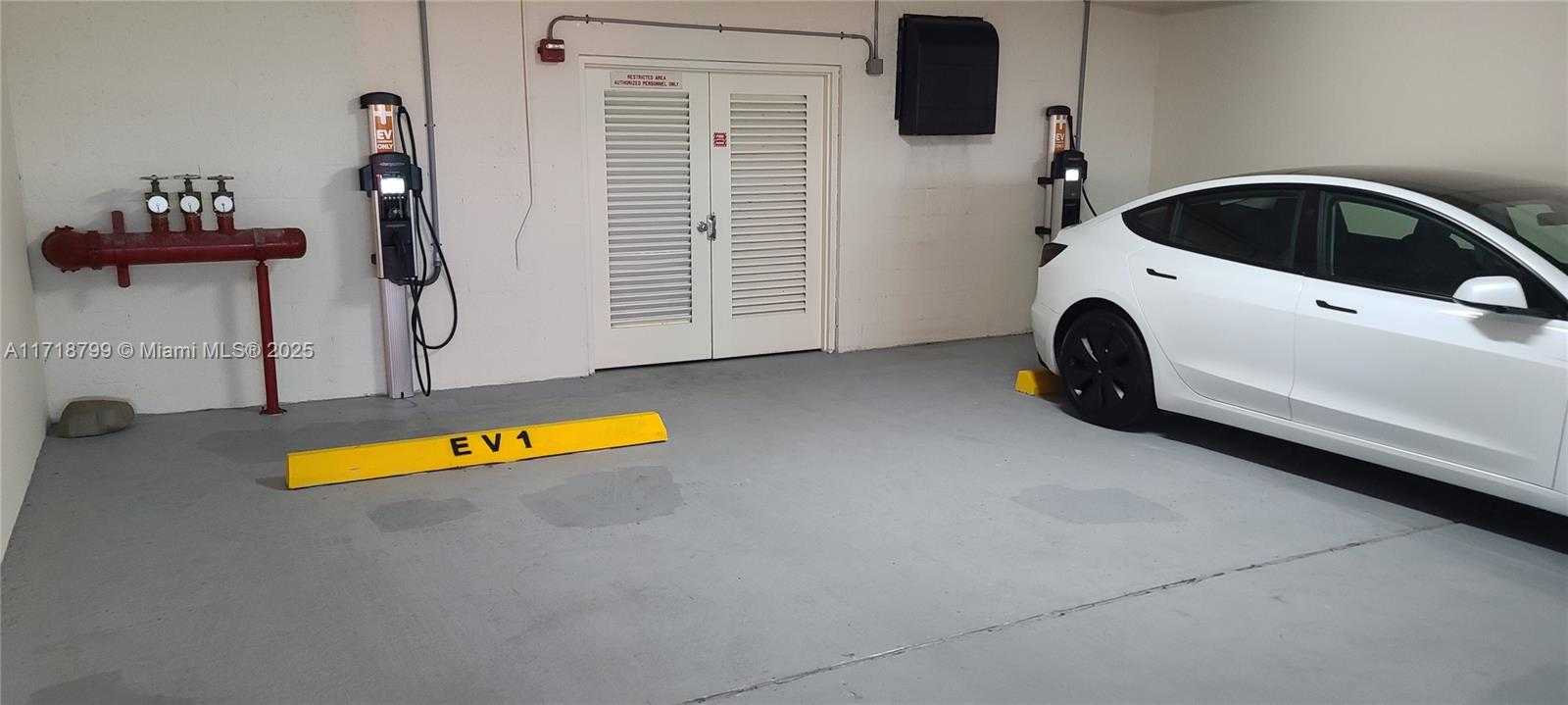 Small Image of 5757 COLLINS AVE #1604, Miami Beach Number 35