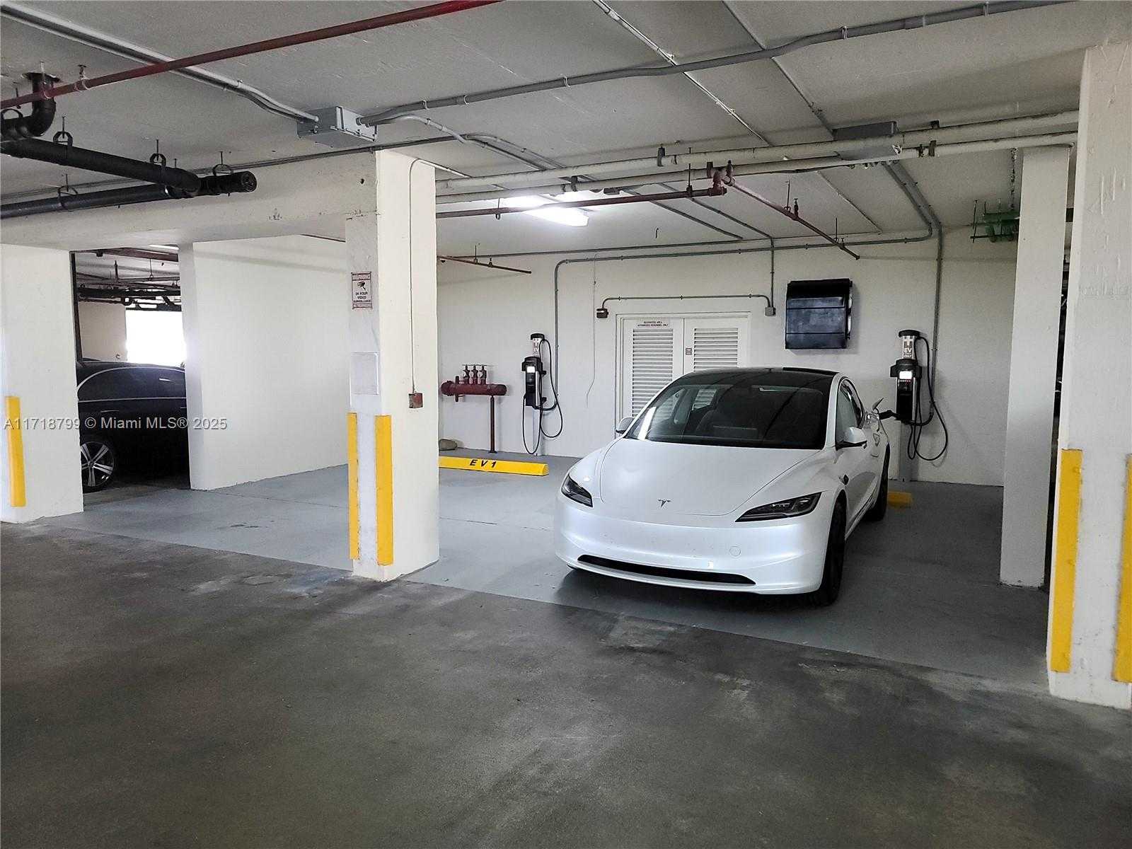 Small Image of 5757 COLLINS AVE #1604, Miami Beach Number 36