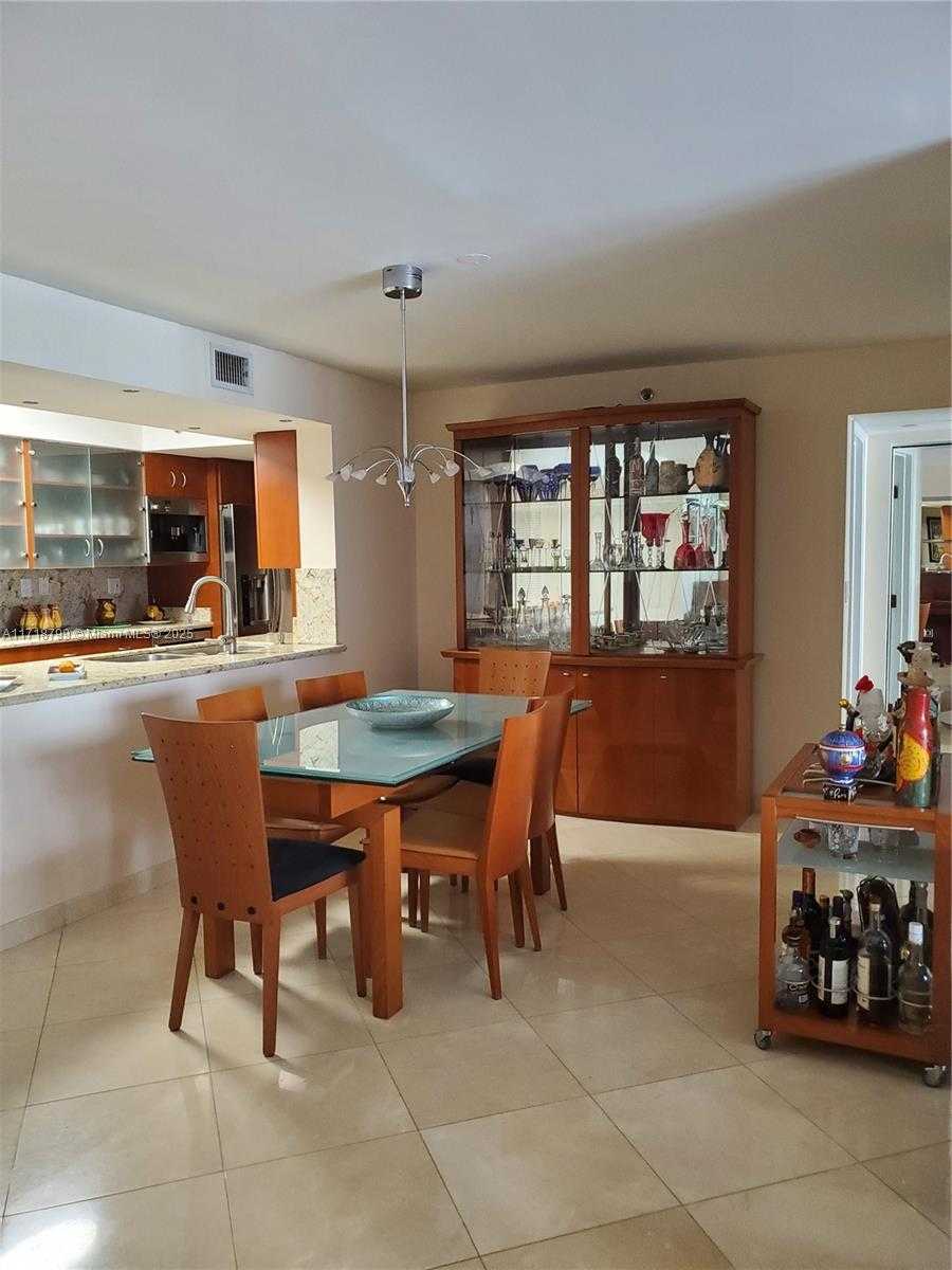 Small Image of 5757 COLLINS AVE #1604, Miami Beach Number 45