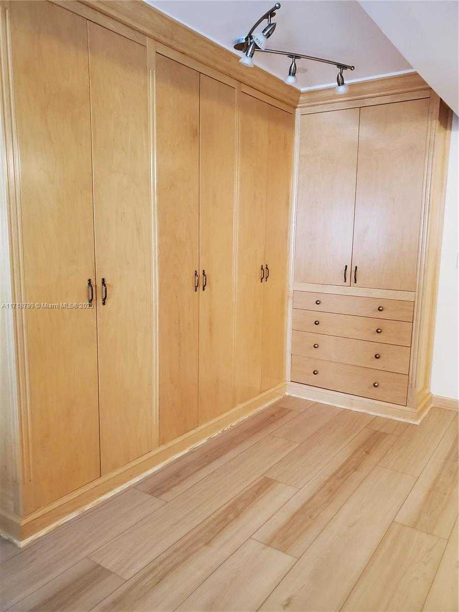 Small Image of 5757 COLLINS AVE #1604, Miami Beach Number 50