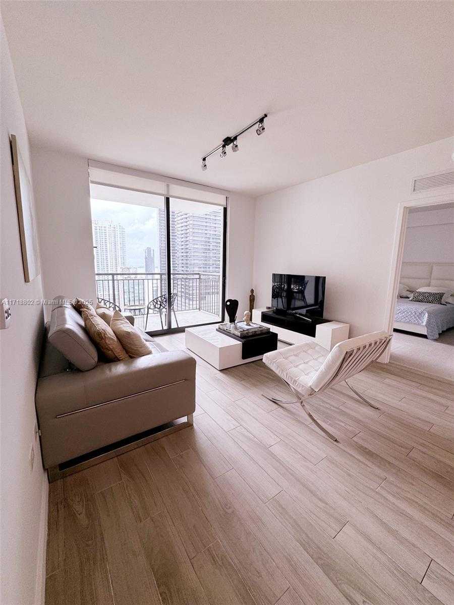 Small Image of 999 SOUTH WEST 1ST AVE #2611, Miami Number 6