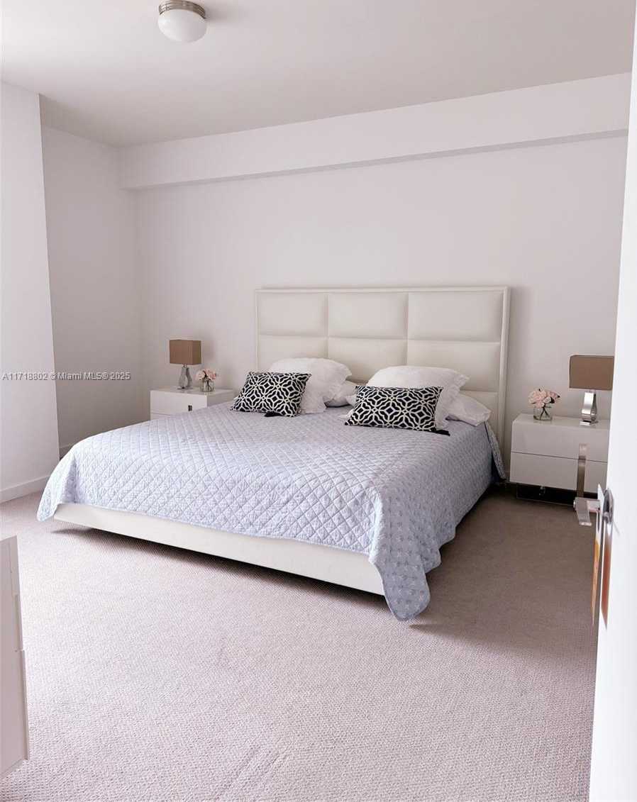 Small Image of 999 SOUTH WEST 1ST AVE #2611, Miami Number 7