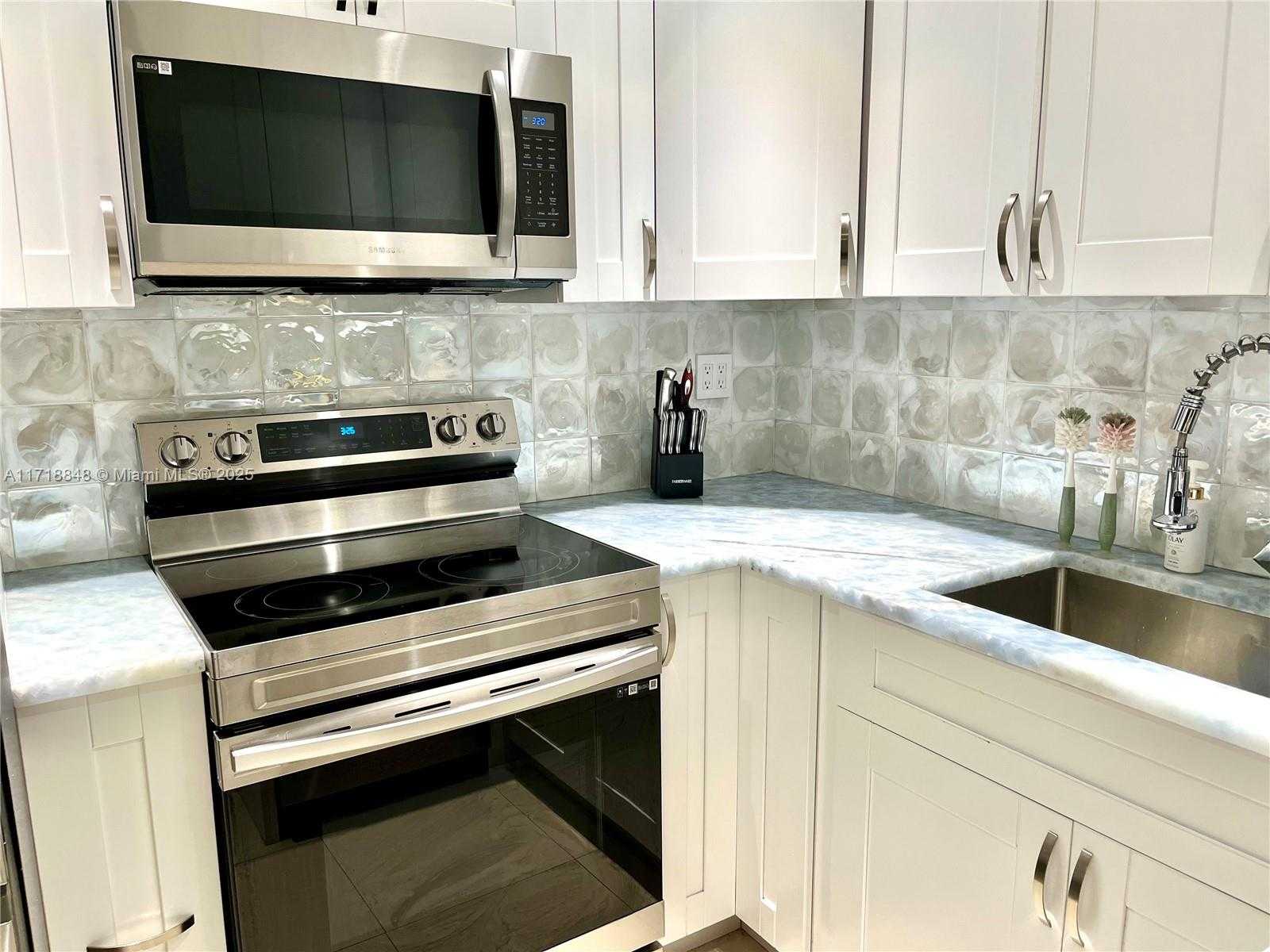Small Image of 4000 NORTH EAST 170 ST #102, North Miami Beach Number 7