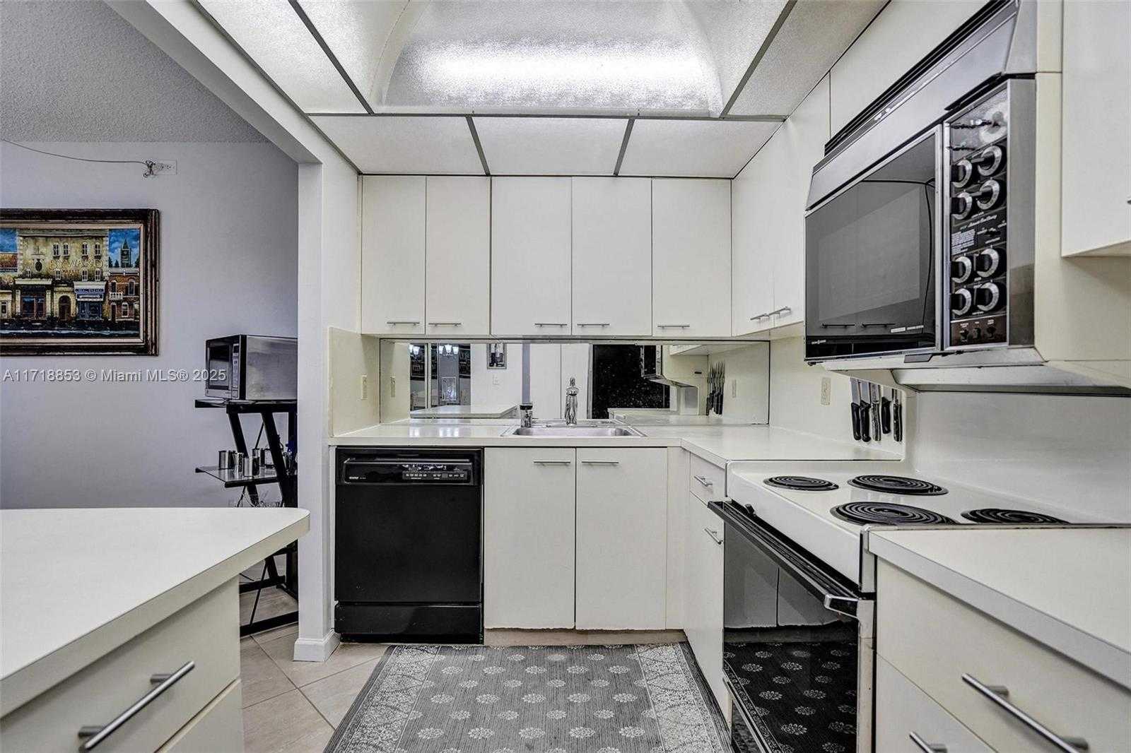 Small Image of 3350 NORTH EAST 192ND ST #4A-B, Aventura Number 13