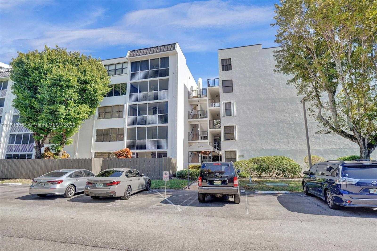 Small Image of 3350 NORTH EAST 192ND ST #4A-B, Aventura Number 34