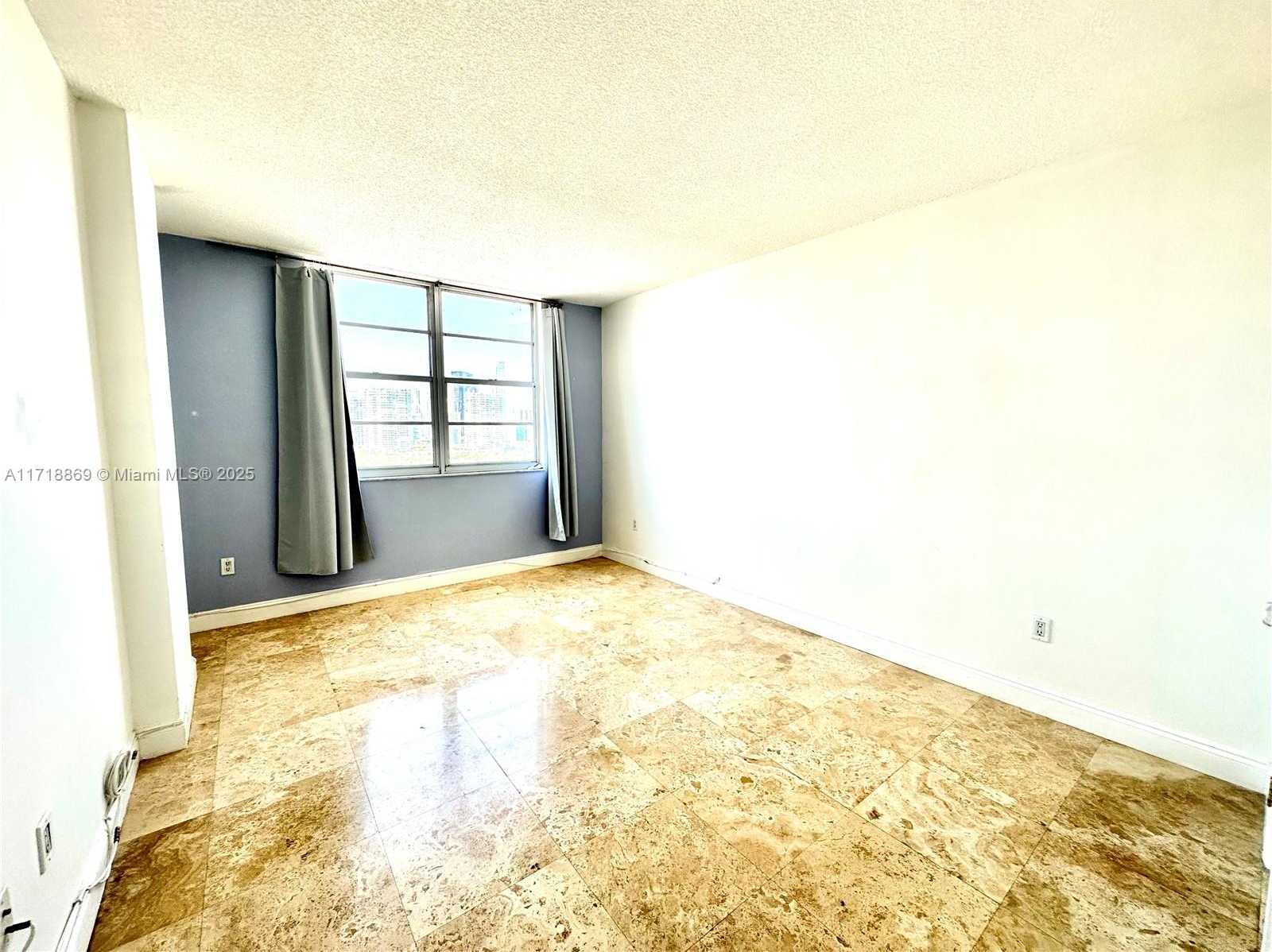 Small Image of 500 BAYVIEW DR #1531, Sunny Isles Beach Number 10