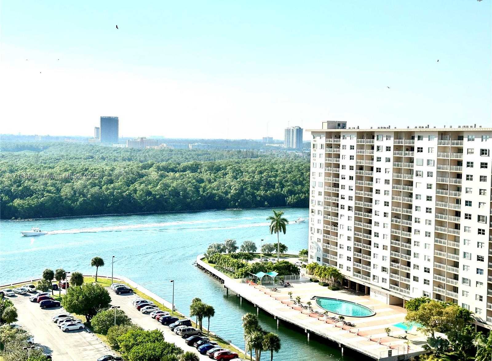 Small Image of 500 BAYVIEW DR #1531, Sunny Isles Beach Number 17