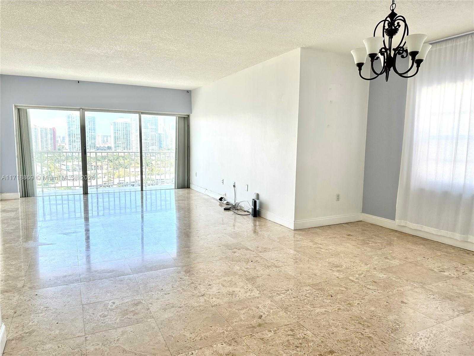 Small Image of 500 BAYVIEW DR #1531, Sunny Isles Beach Number 4