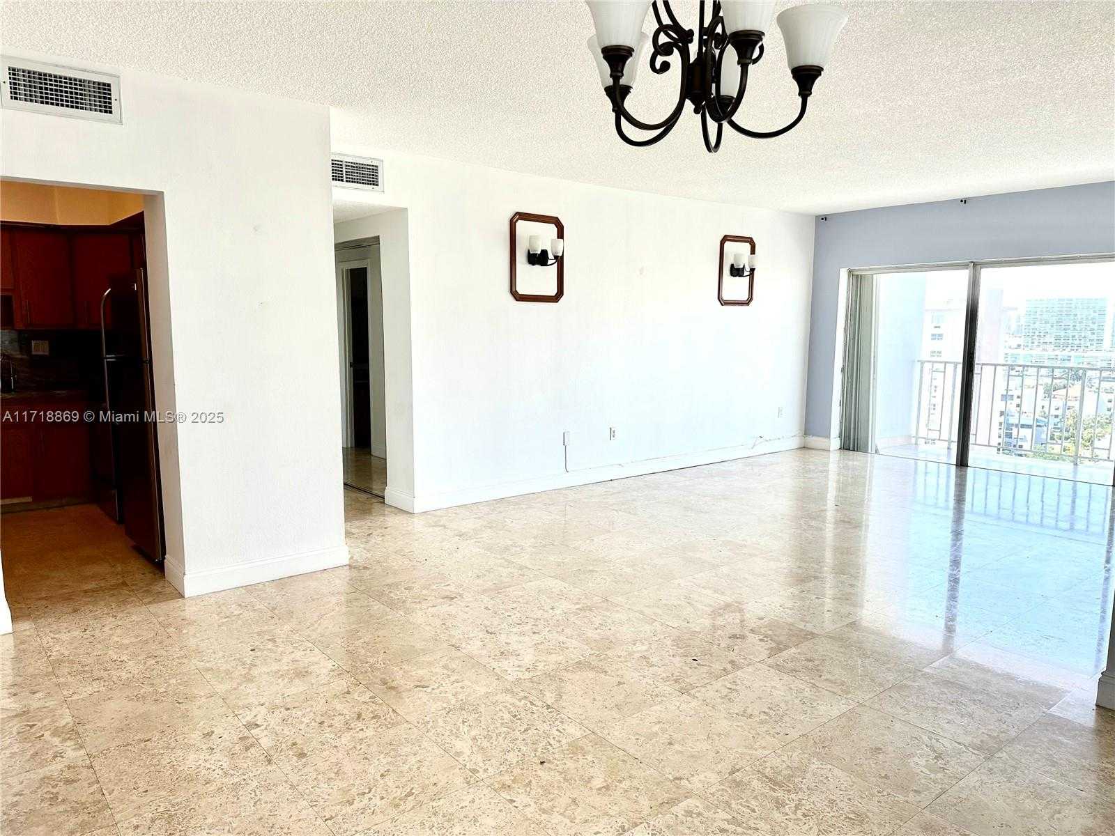 Small Image of 500 BAYVIEW DR #1531, Sunny Isles Beach Number 5