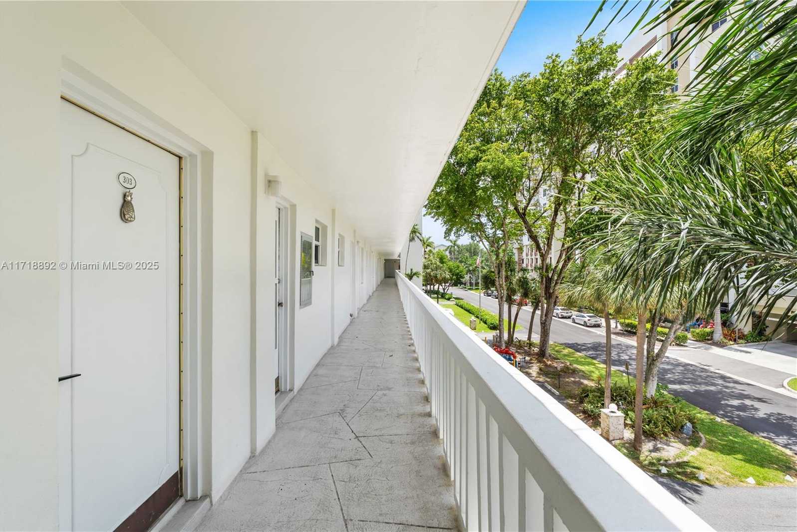 Small Image of 2555 NORTH EAST 11TH ST #303, Fort Lauderdale Number 17