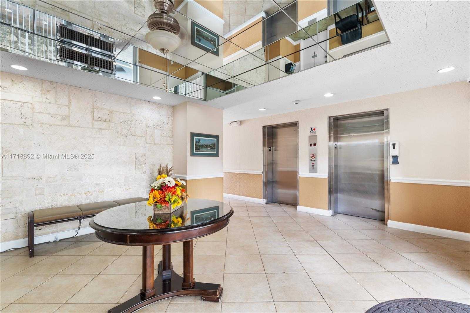 Small Image of 2555 NORTH EAST 11TH ST #303, Fort Lauderdale Number 4