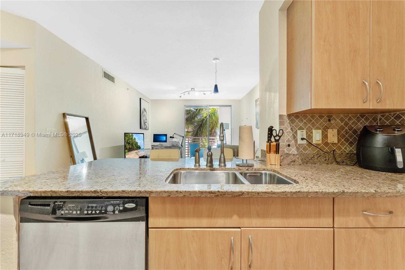 Small Image of 1830 RADIUS DR #418, Hollywood Number 9