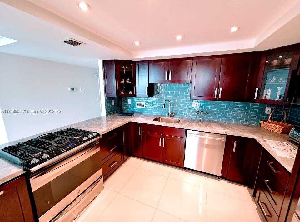 Small Image of 2030 SOUTH OCEAN DR #506, Hallandale Beach Number 37