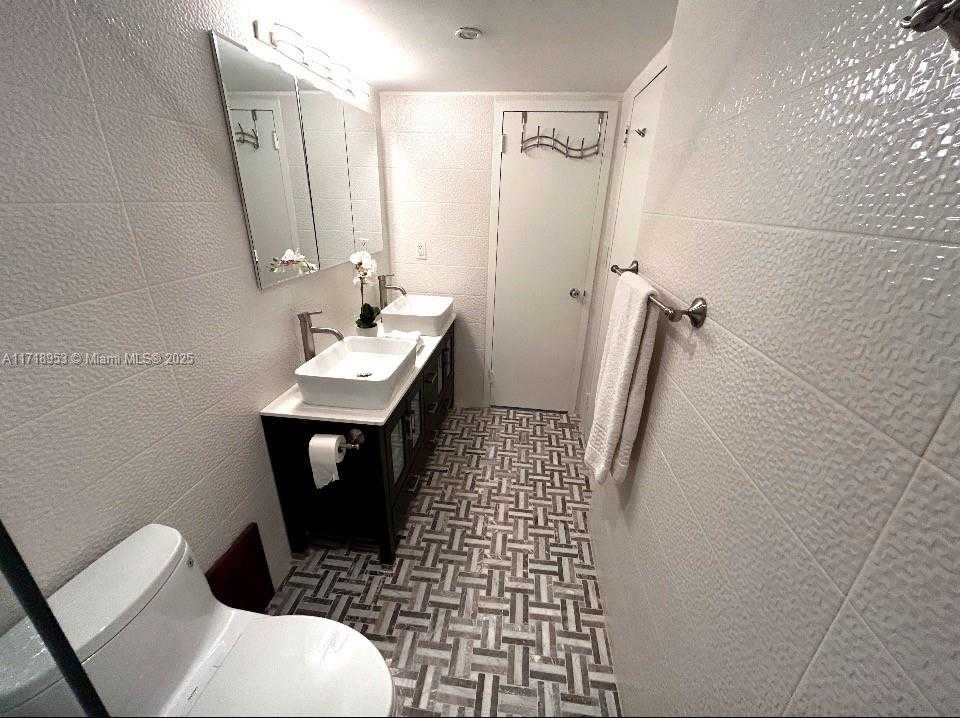 Small Image of 2030 SOUTH OCEAN DR #506, Hallandale Beach Number 70