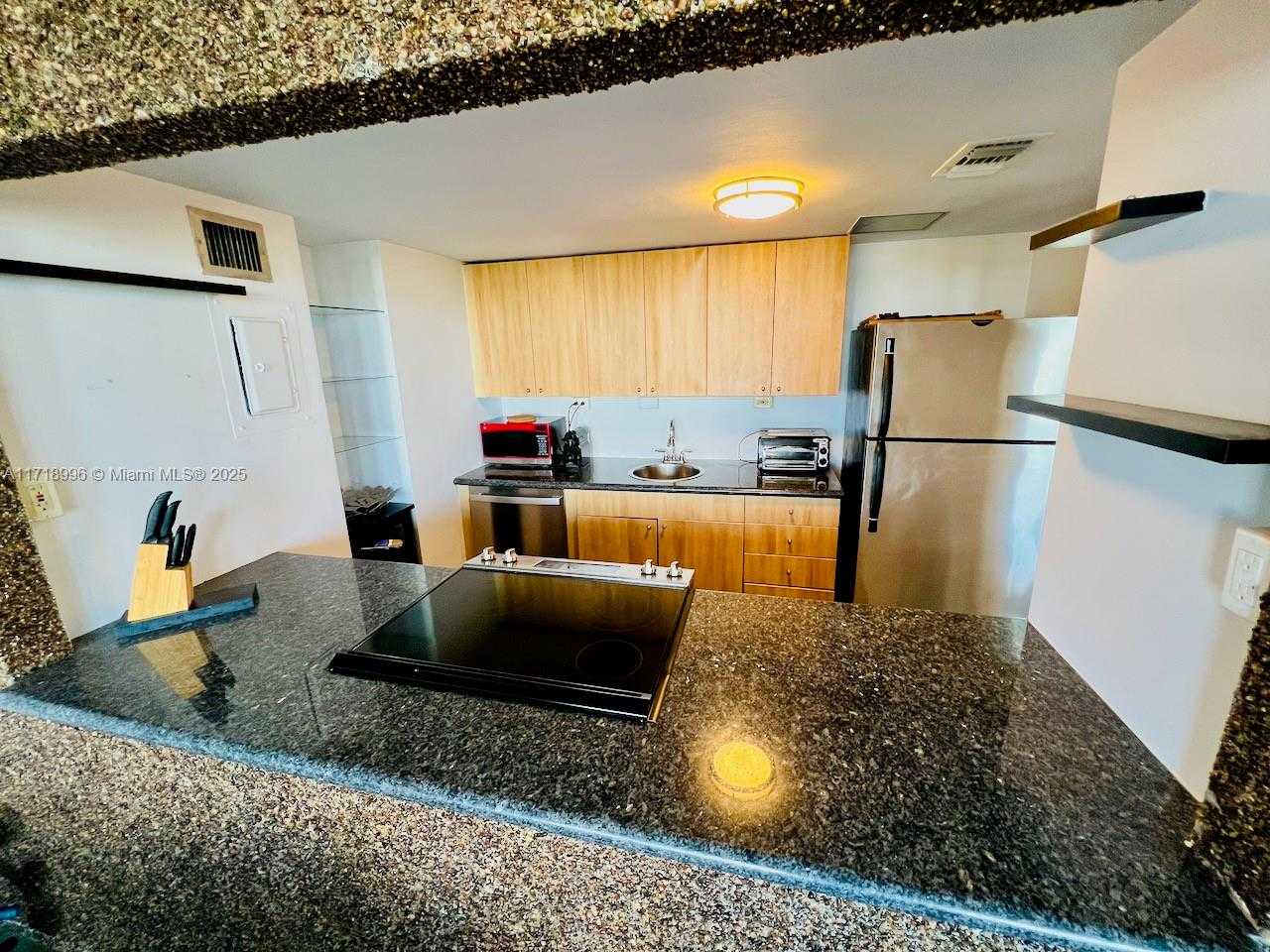 Small Image of 900 BAY DR #411, Miami Beach Number 32