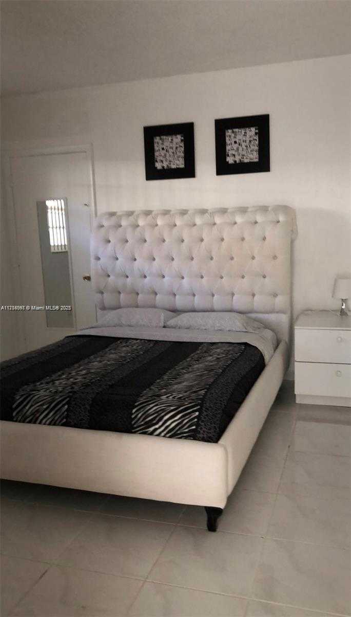 Small Image of 7920 EAST DR #6, North Bay Village Number 4