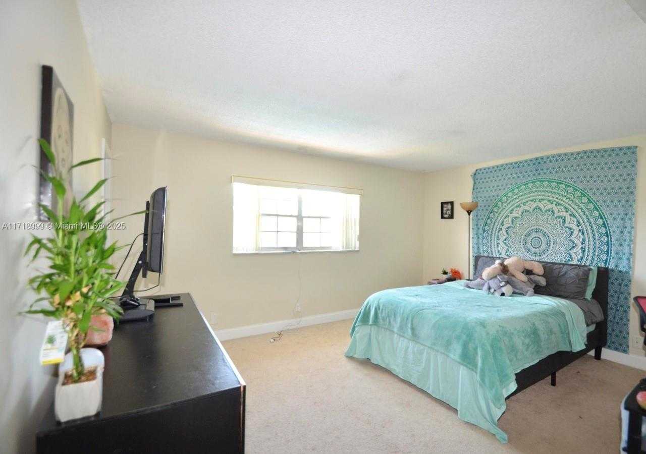 Small Image of 8900 WEST SAMPLE ROAD #204, Coral Springs Number 5