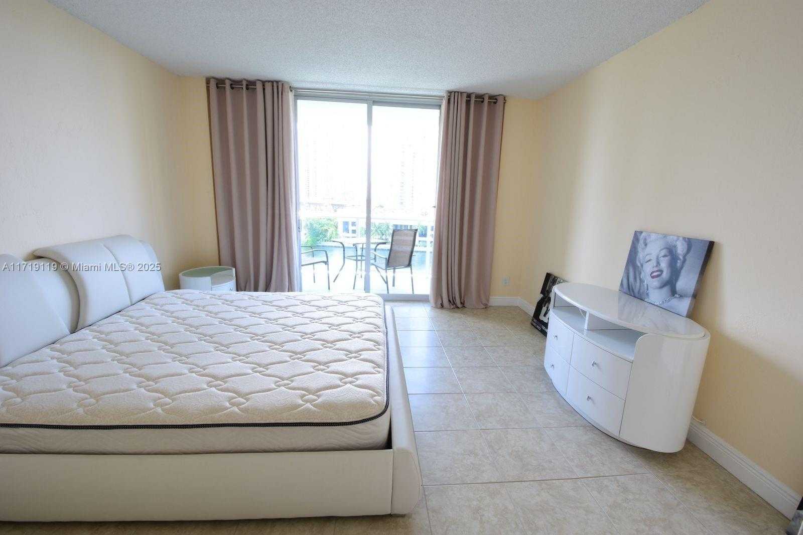 Small Image of 19390 COLLINS AVE #717, Sunny Isles Beach Number 6