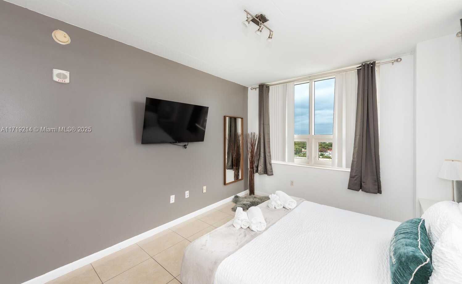 Small Image of 3250 NORTH EAST 1ST AVE #905, Miami Number 13