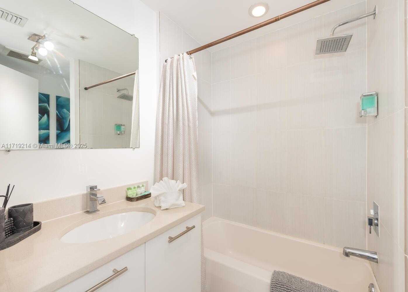 Small Image of 3250 NORTH EAST 1ST AVE #905, Miami Number 22