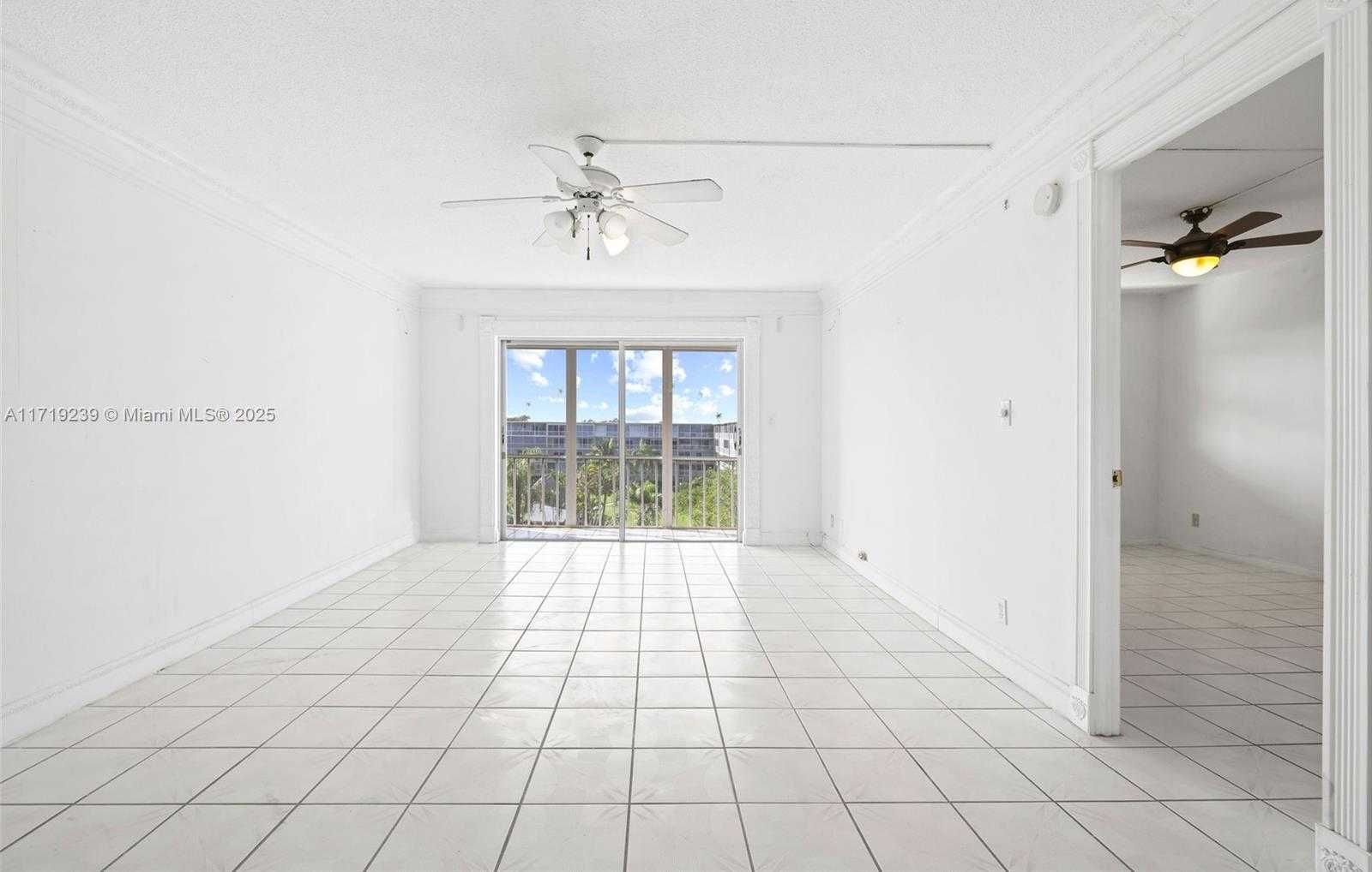 Small Image of 4650 WASHINGTON ST #504, Hollywood Number 10