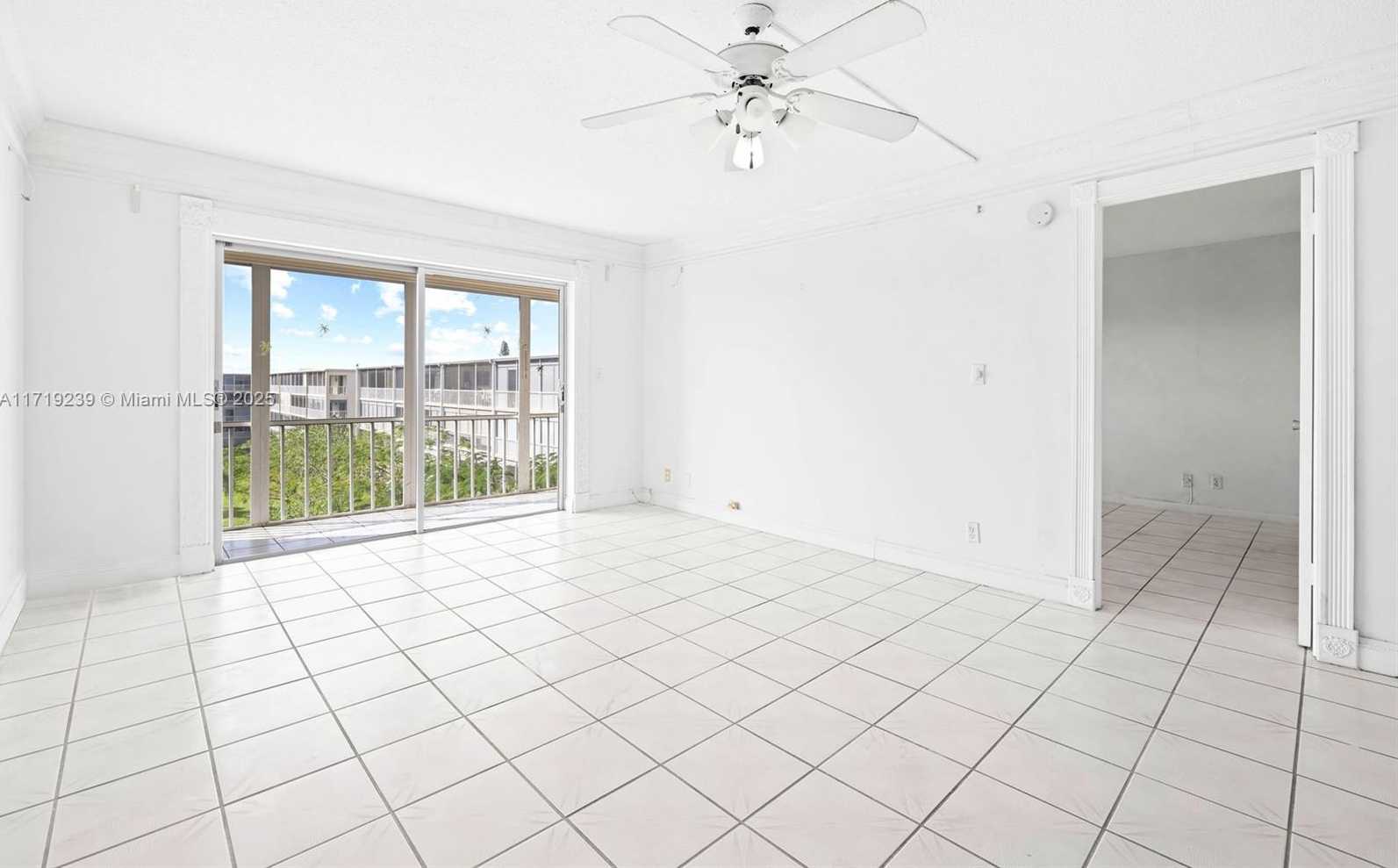 Small Image of 4650 WASHINGTON ST #504, Hollywood Number 11