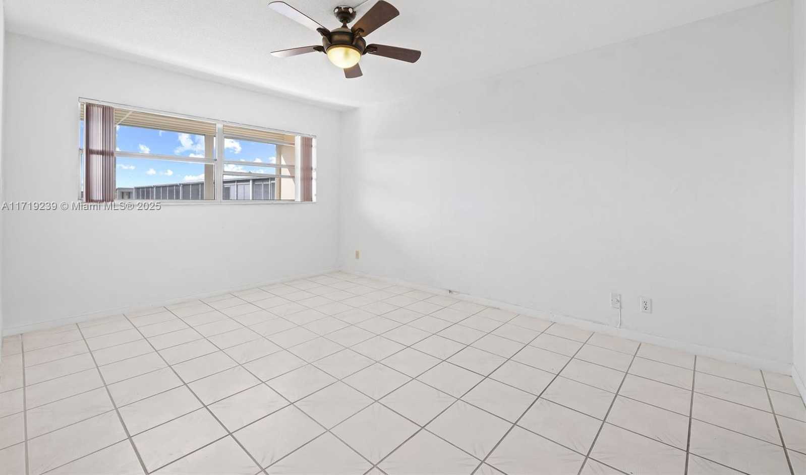 Small Image of 4650 WASHINGTON ST #504, Hollywood Number 13